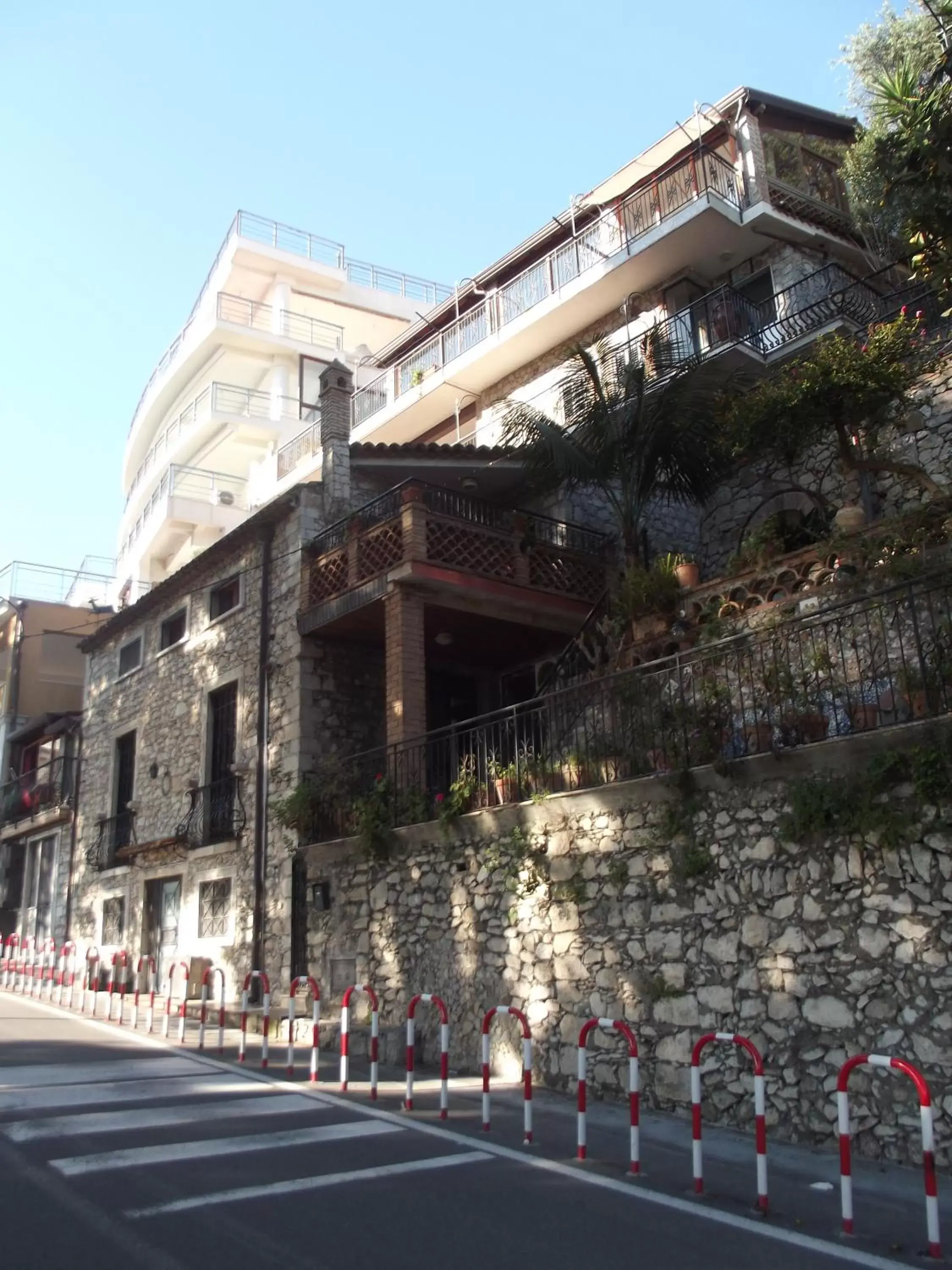 Property building, Facade/Entrance in ToviMar Apartments