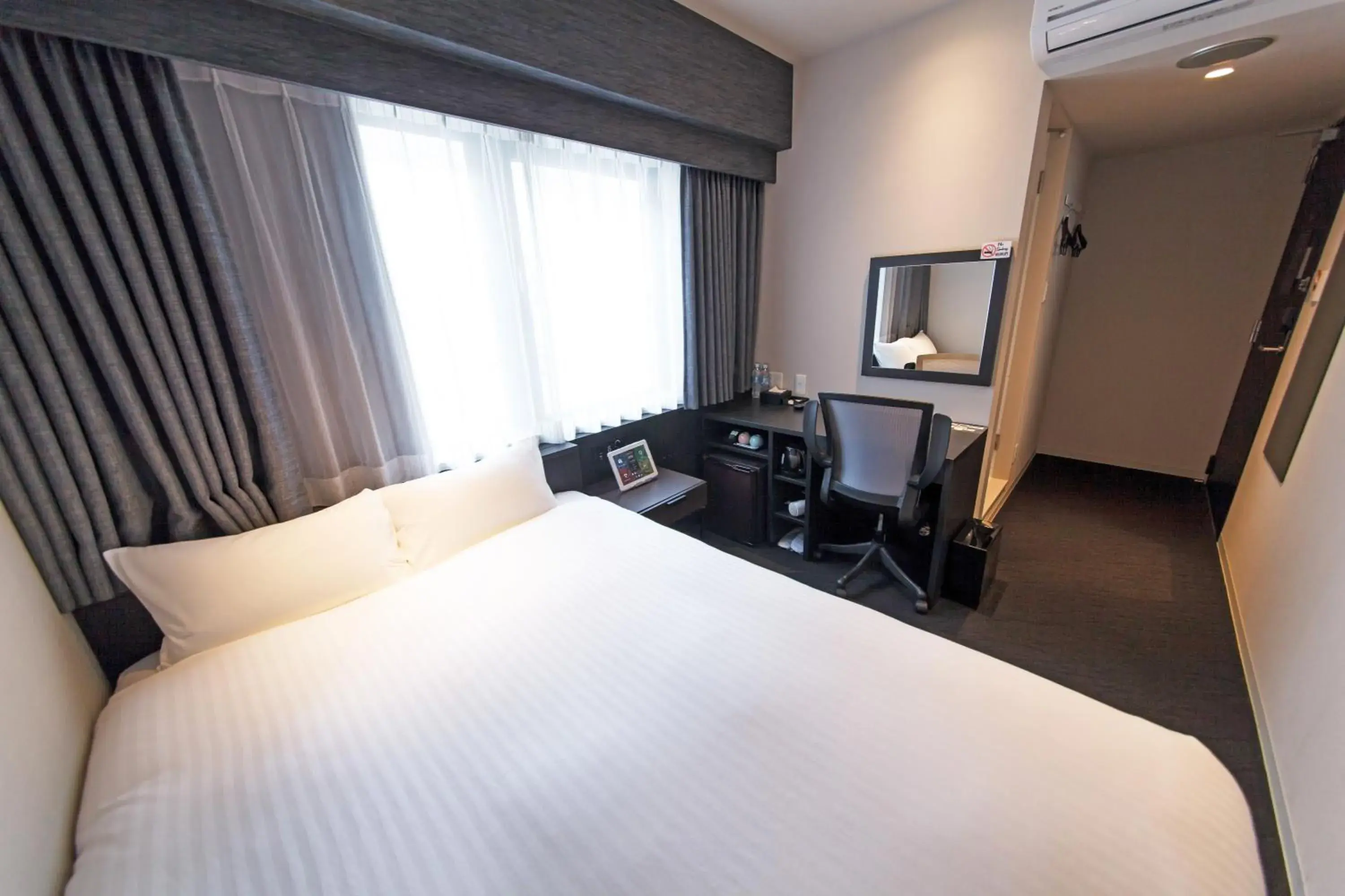 Bedroom, Bed in FP HOTELS South Namba