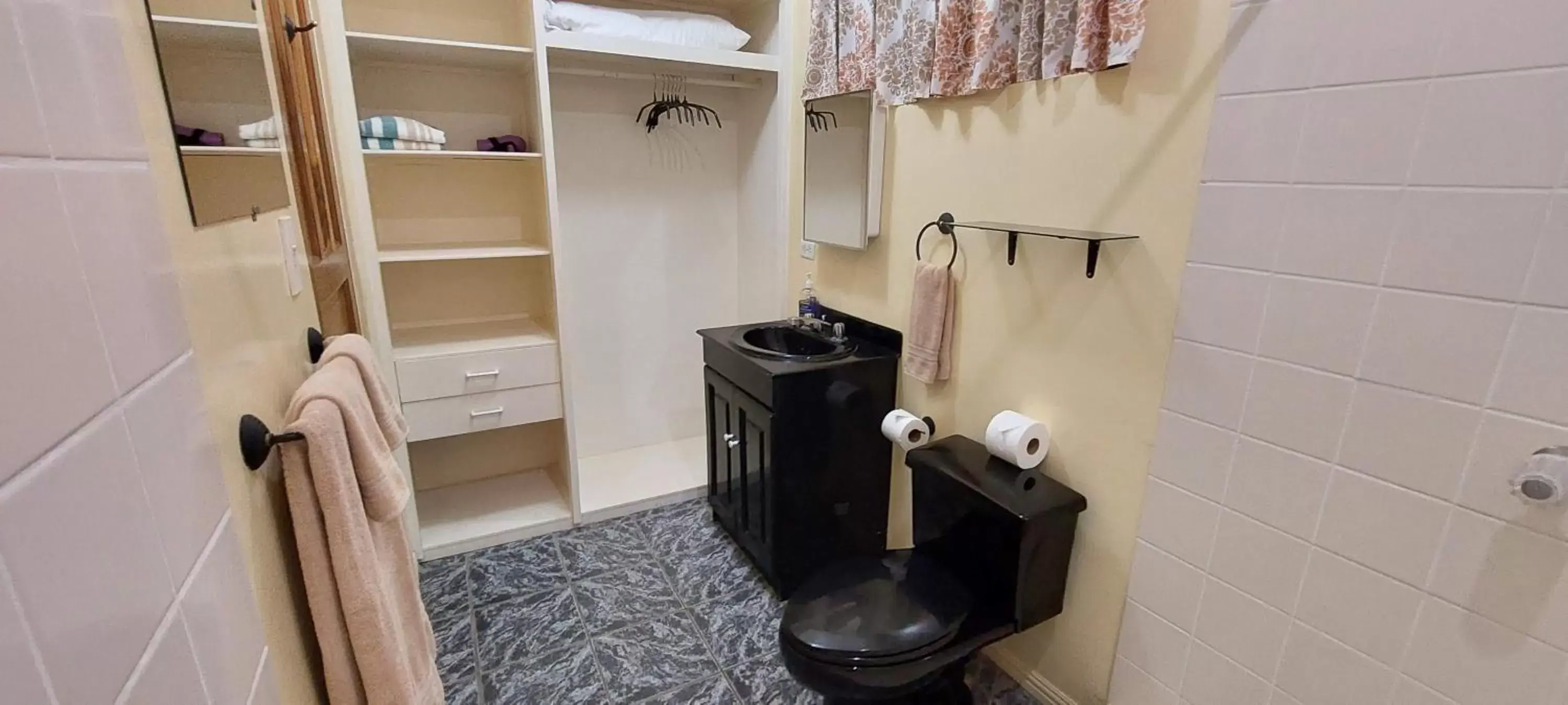 Bathroom in Vista Canyon Inn