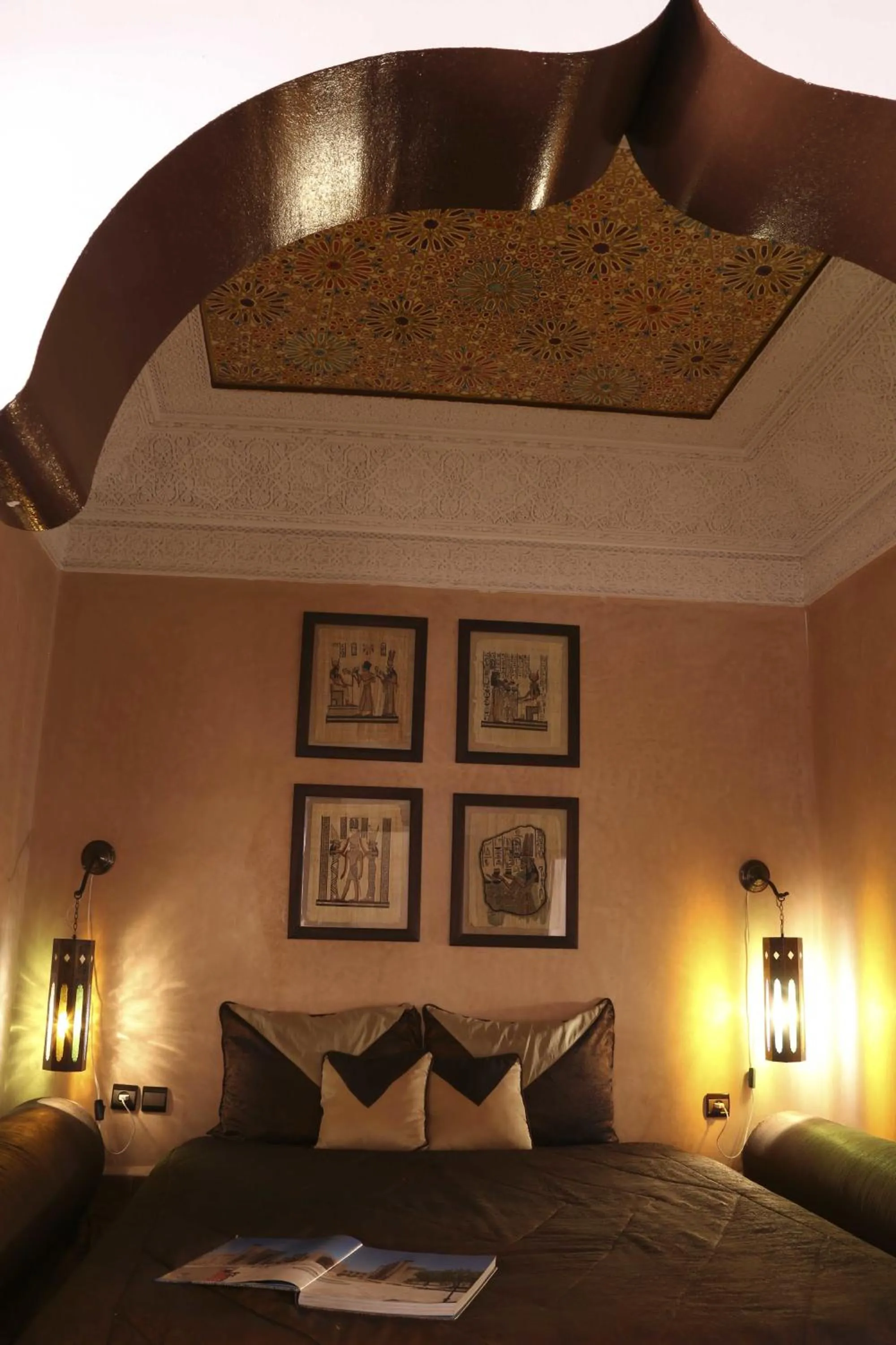 Bed in Riad Mille Et Une Nuits