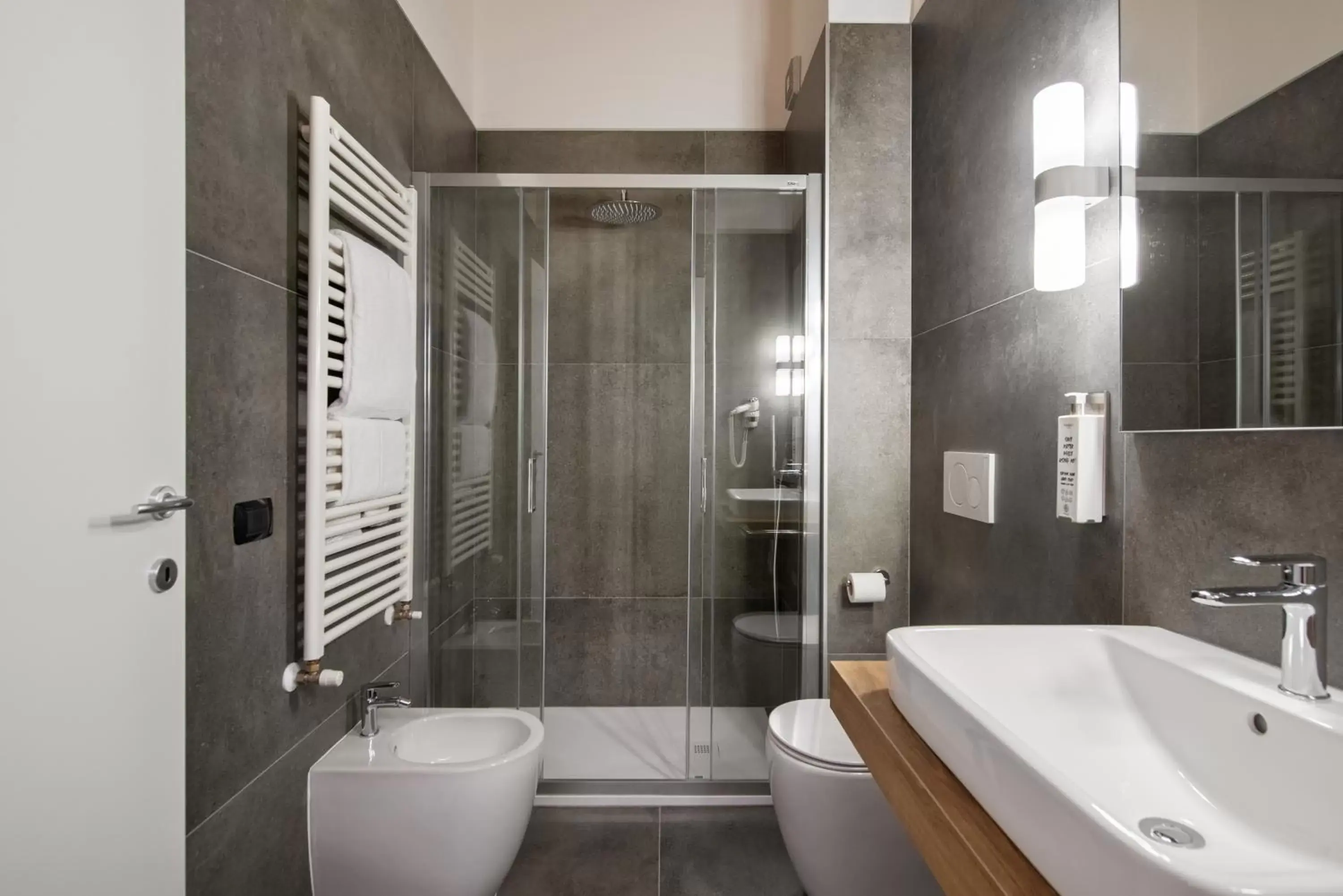 Bathroom in Hotel Maranello Village