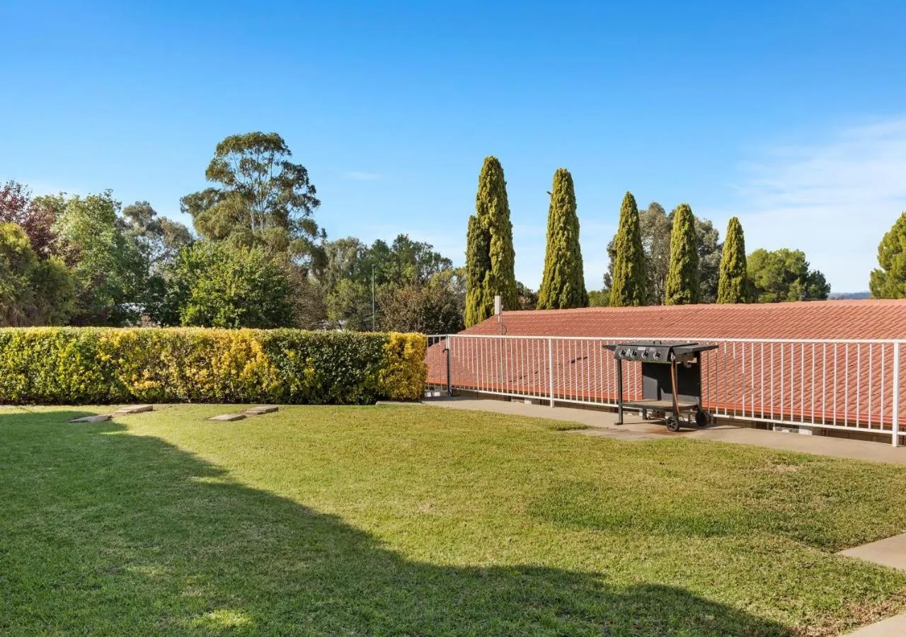 BBQ facilities in Econo Lodge Alabaster