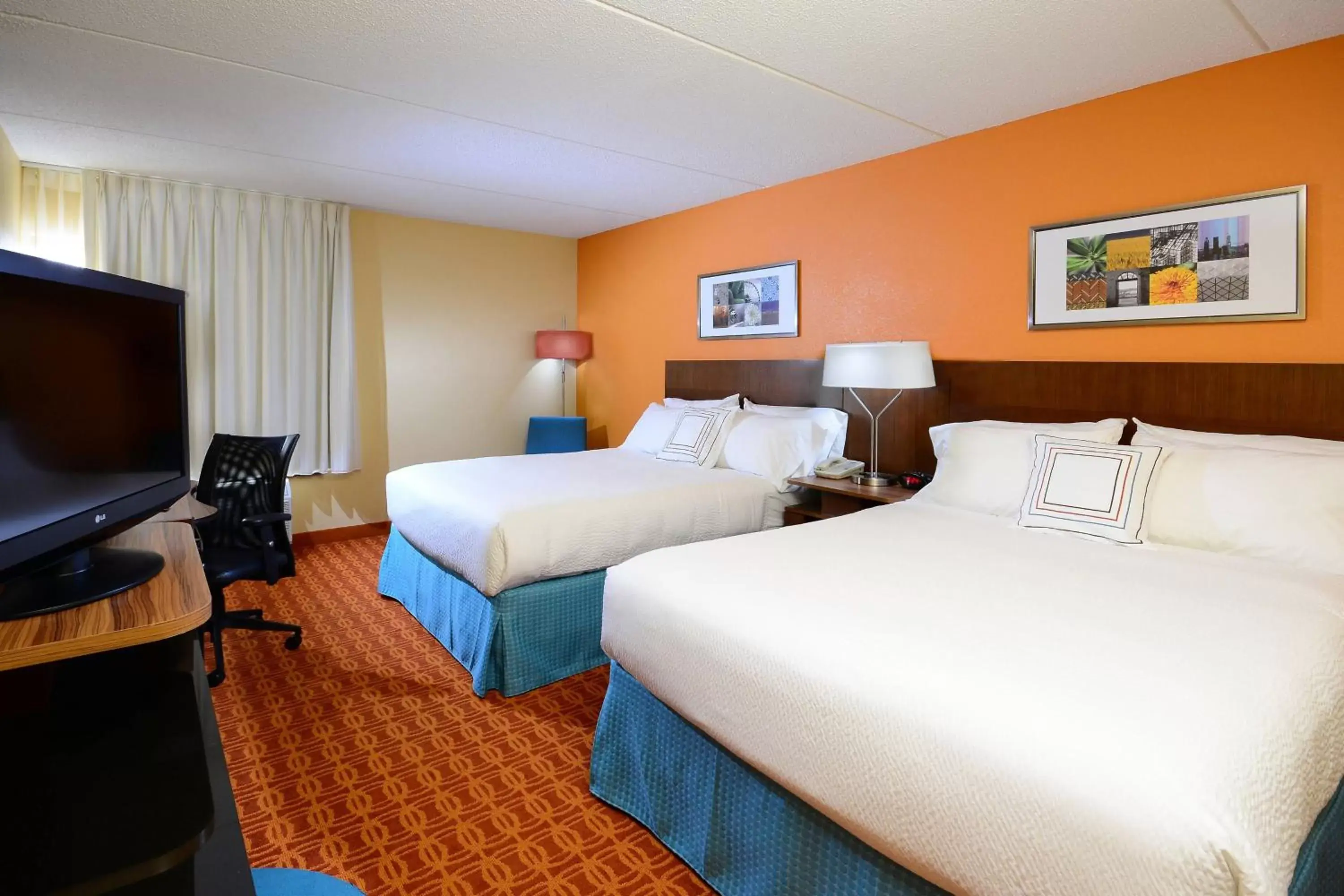 Photo of the whole room, Bed in Fairfield Inn and Suites by Marriott Winston Salem/Hanes