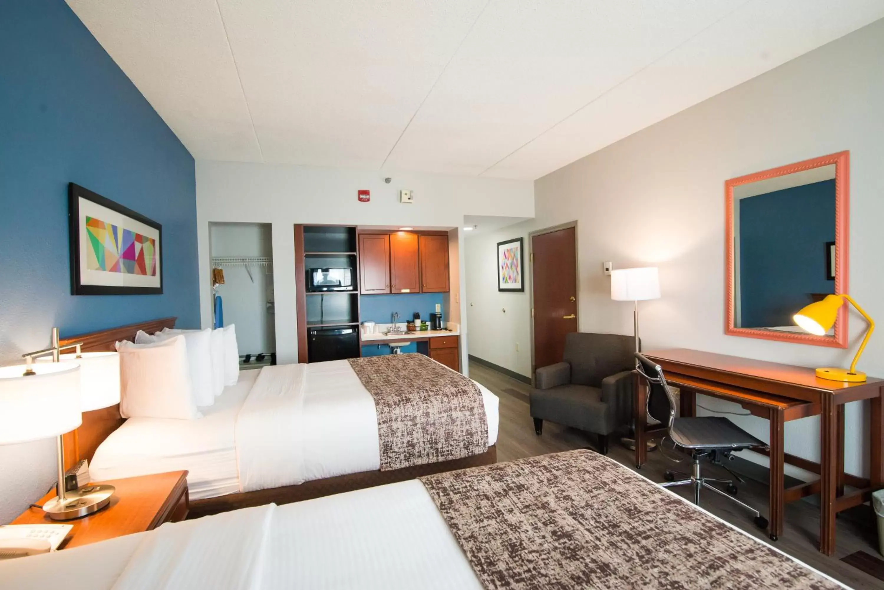 Photo of the whole room in SureStay Plus by Best Western Louisville Airport Expo