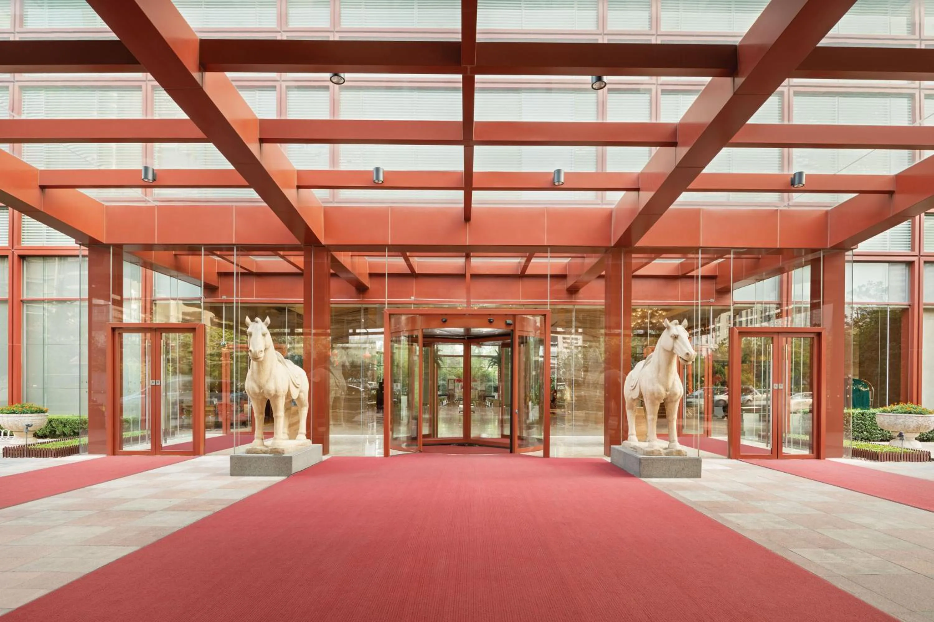 Facade/entrance in Shangri-La Xian