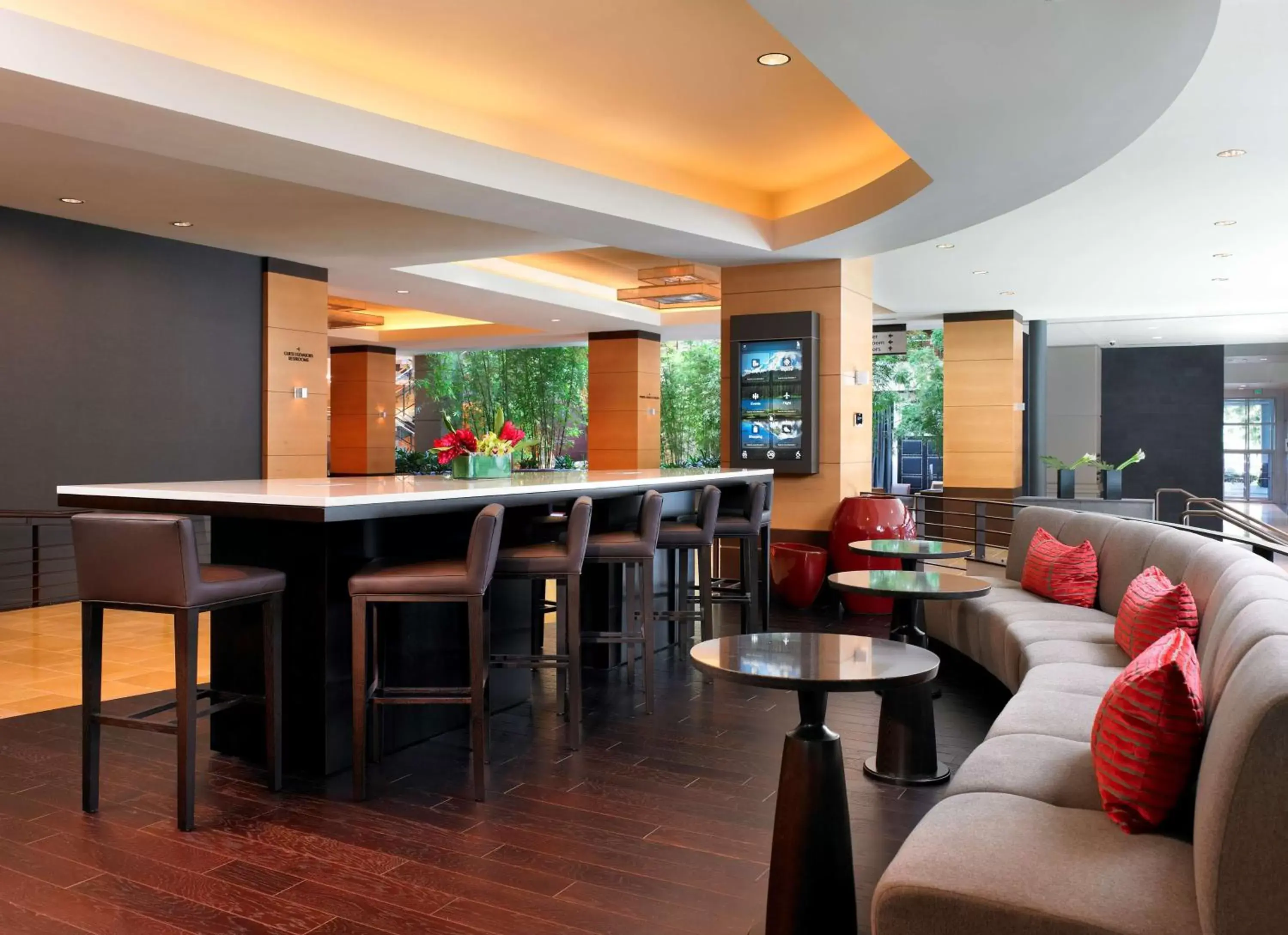 Lobby or reception, Lounge/Bar in Hyatt Regency Bellevue