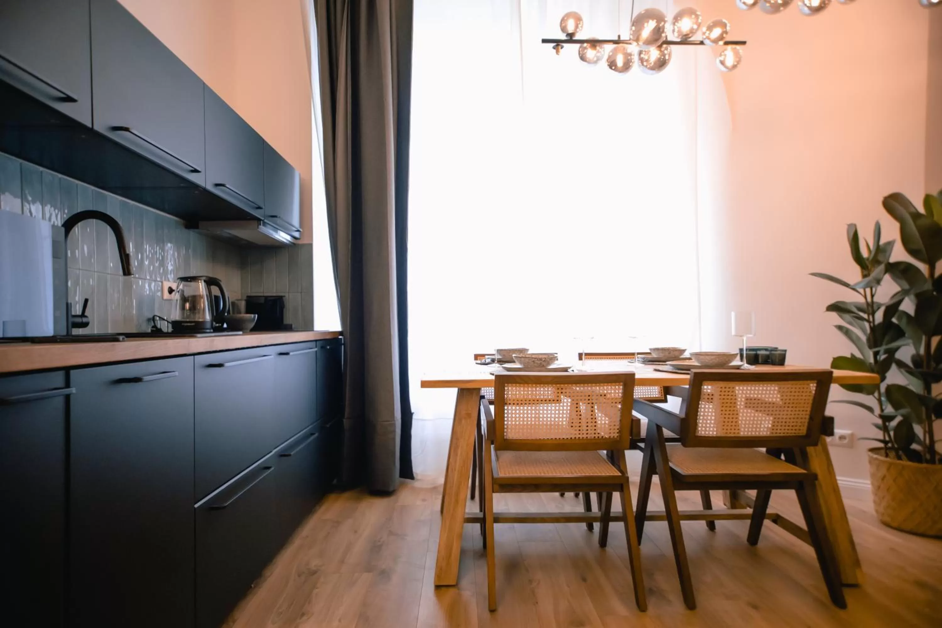 Coffee/tea facilities in The Weinert Suites