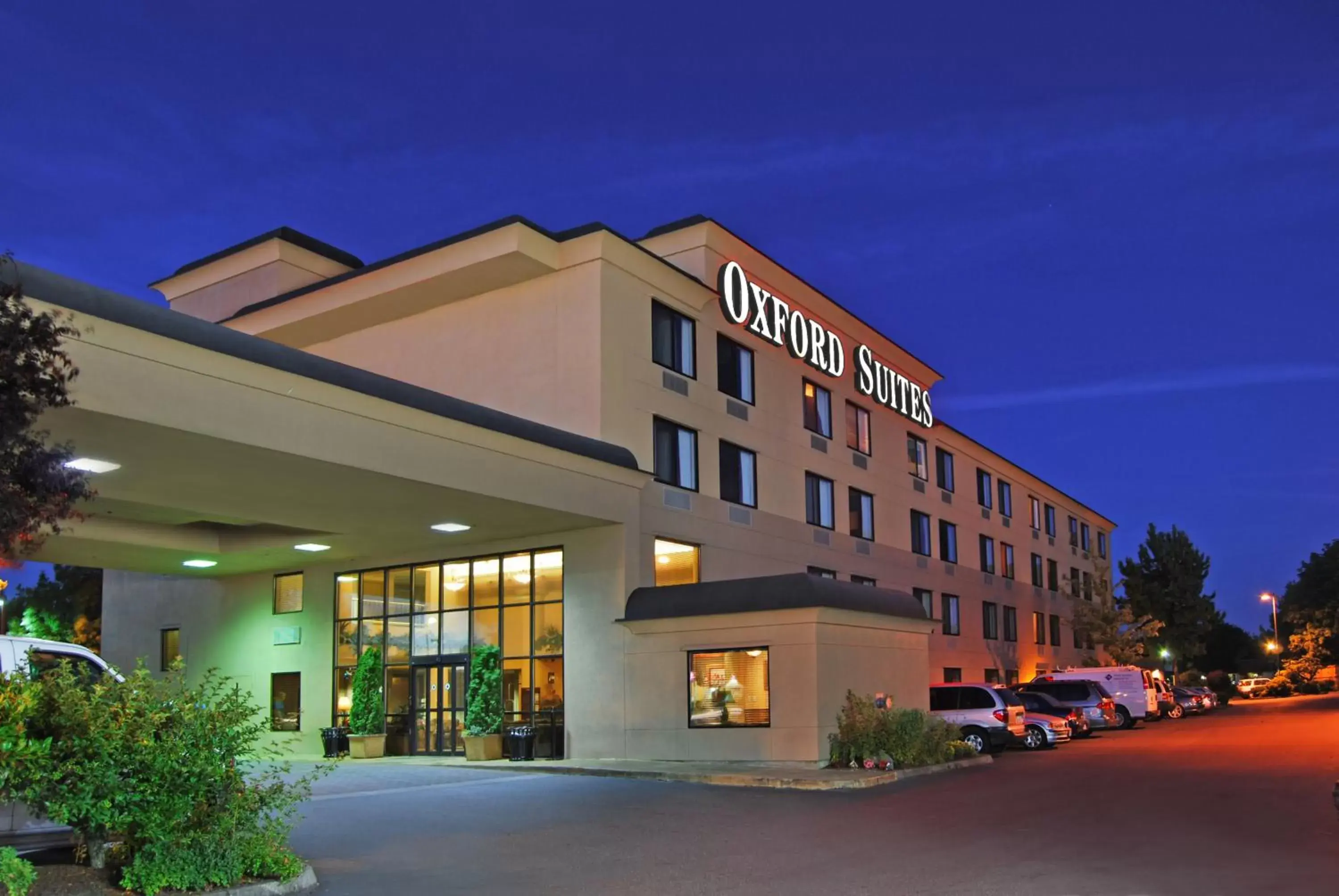 Facade/entrance in Oxford Suites Portland - Jantzen Beach