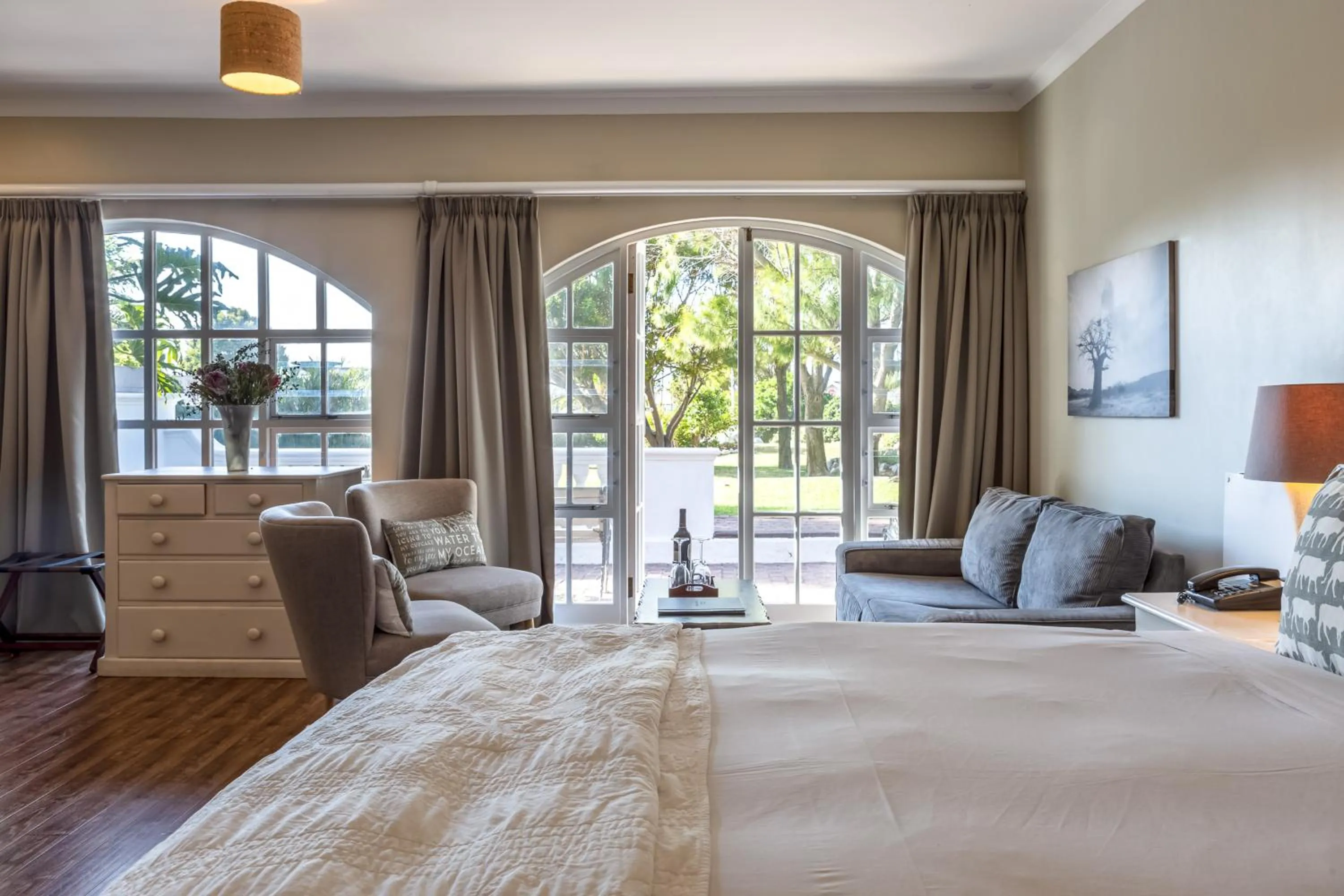 View (from property/room), Bed in Whale Rock Luxury Lodge