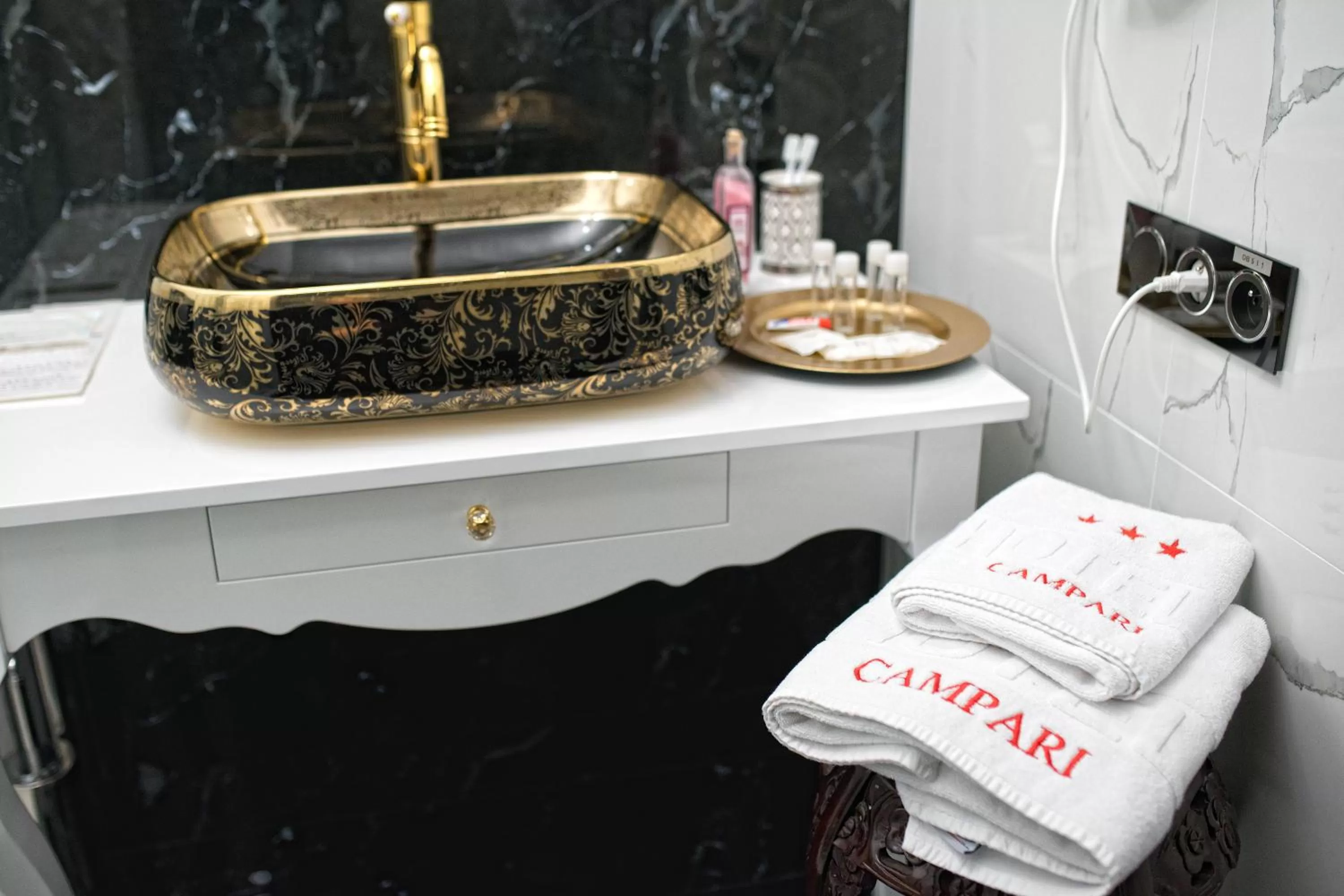 Bathroom in Hotel Campari