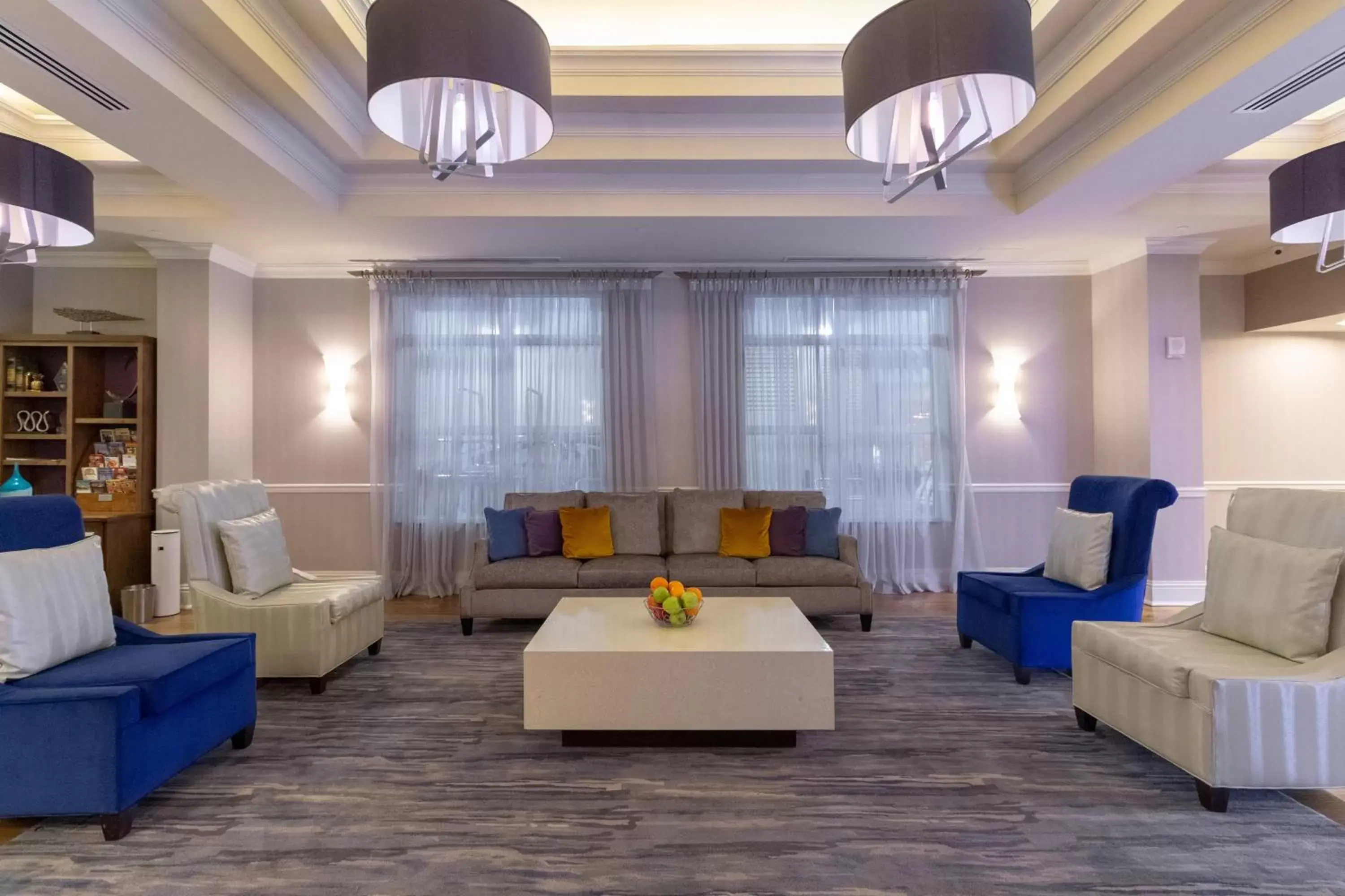 Lobby or reception, Seating Area in Holiday Inn Express Savannah - Historic District, an IHG Hotel