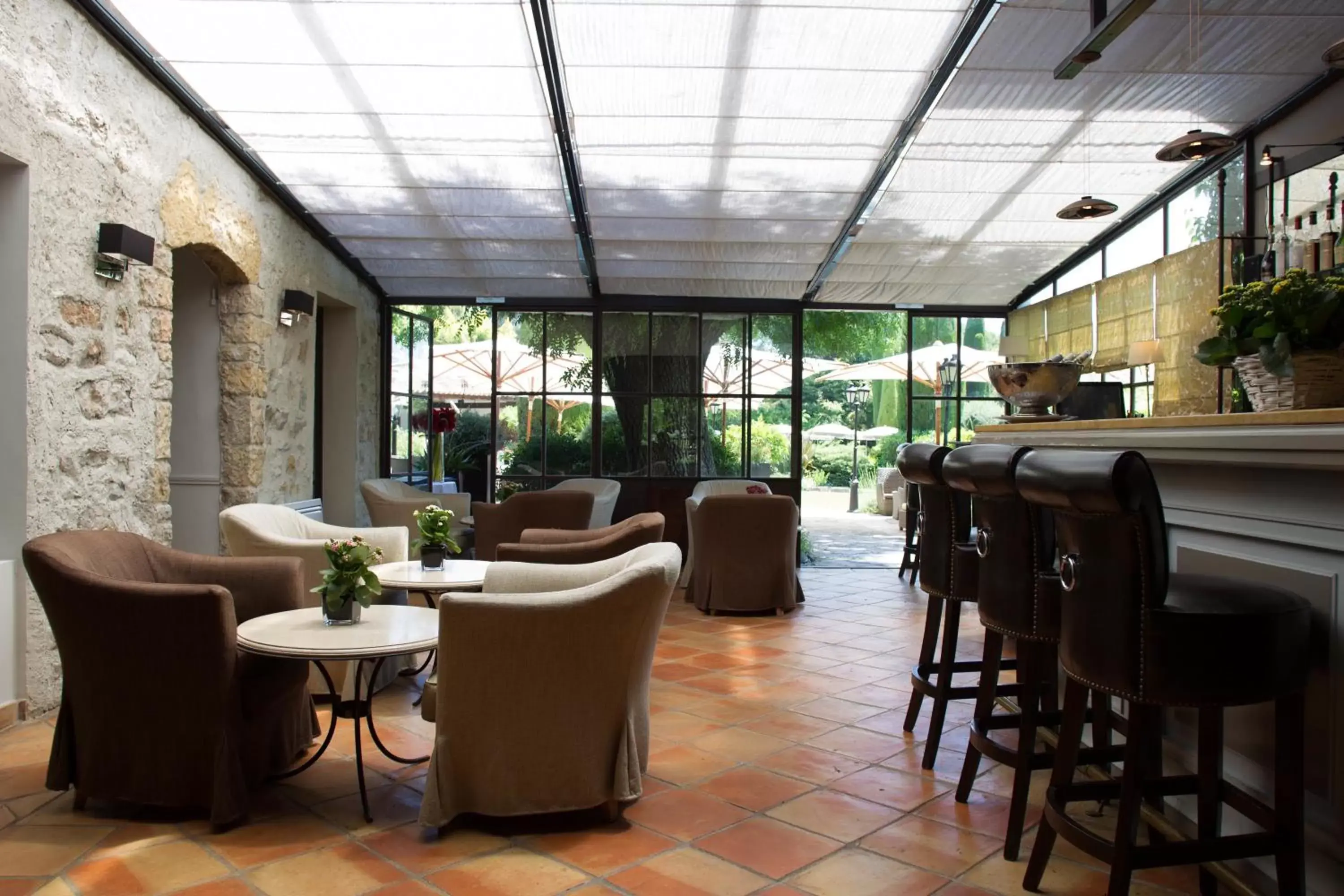 Living room, Lounge/Bar in Hôtel De Mougins