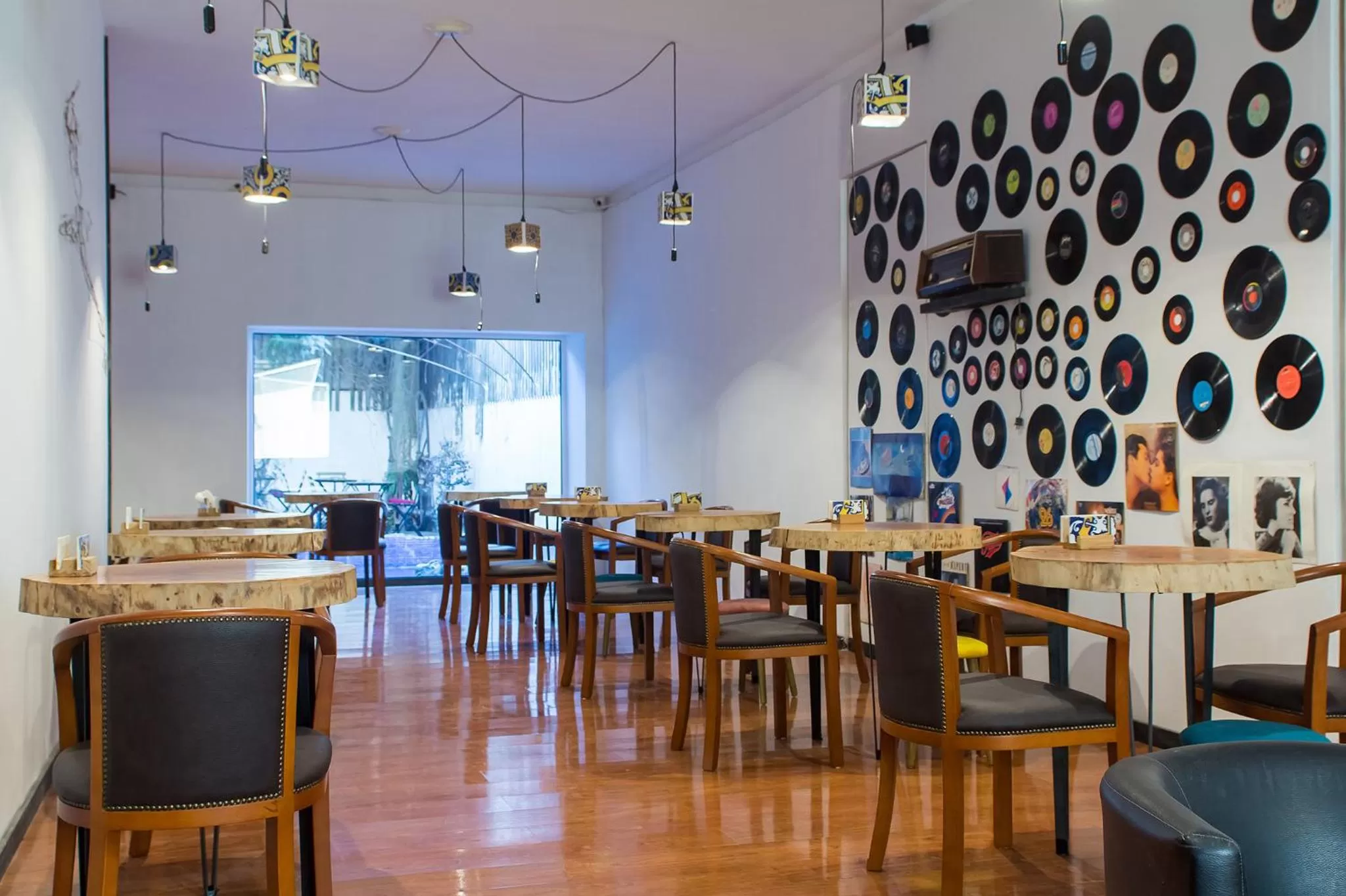 Restaurant/places to eat in Feel at Home Guest House