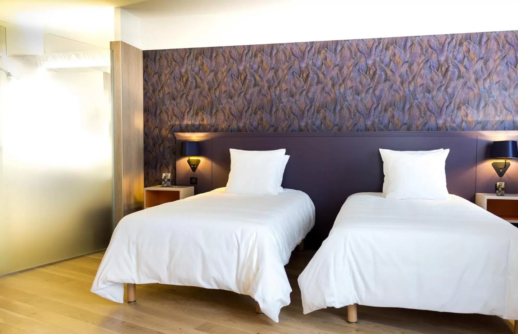 Bed in Hôtel Oceania Le Métropole