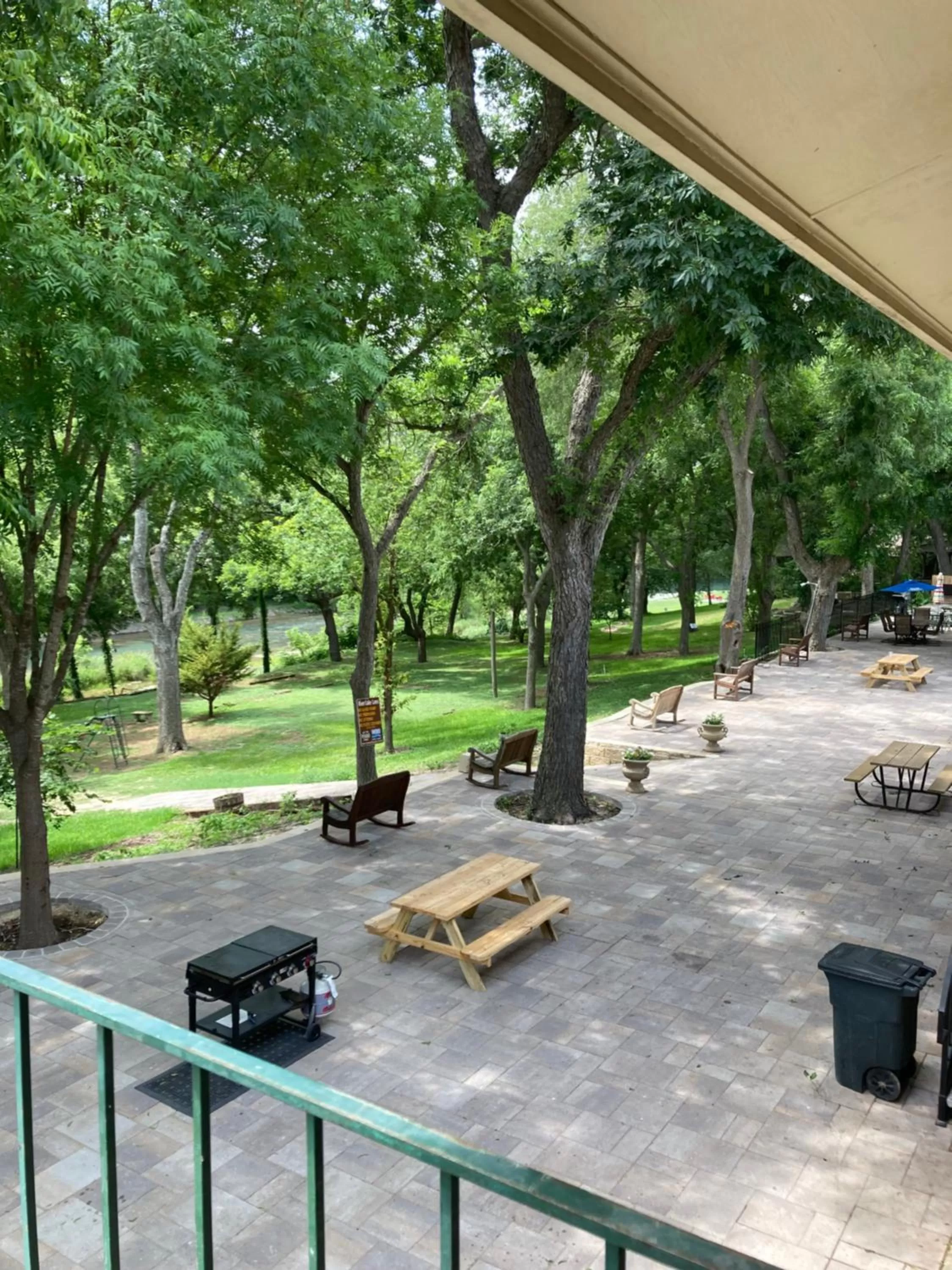 Property building in Horseshoe Riverside Lodge