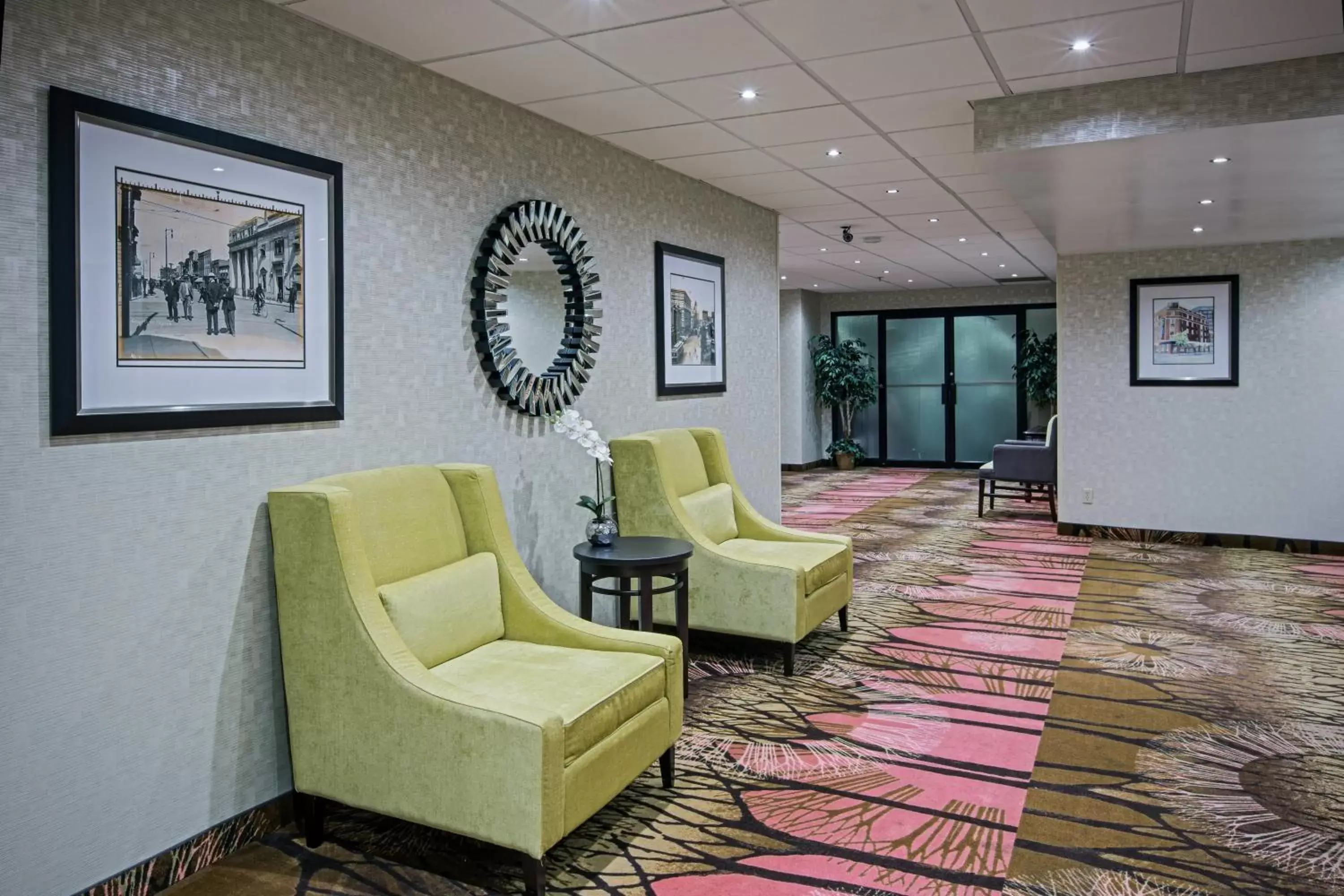 Meeting/conference room in Holiday Inn Express & Suites Regina Downtown, an IHG Hotel