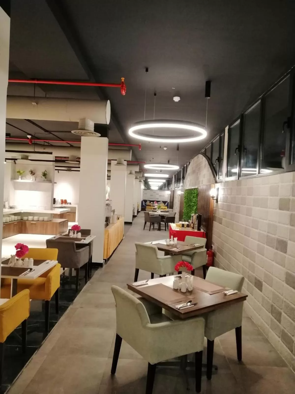 Restaurant/Places to Eat in Aquila Hotel Jeddah Al Hamra