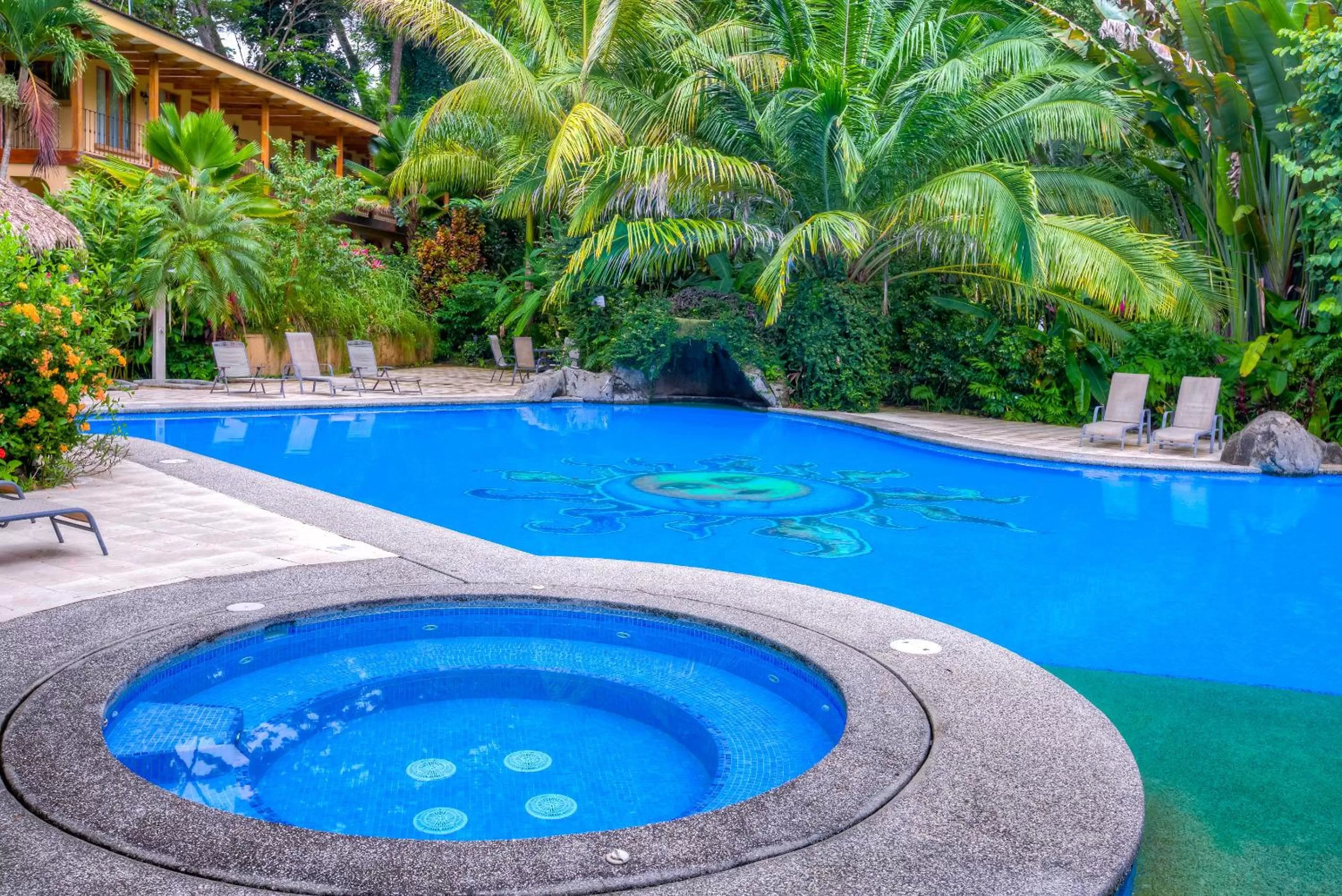 Swimming pool in Jaco Hotel DoceLunas