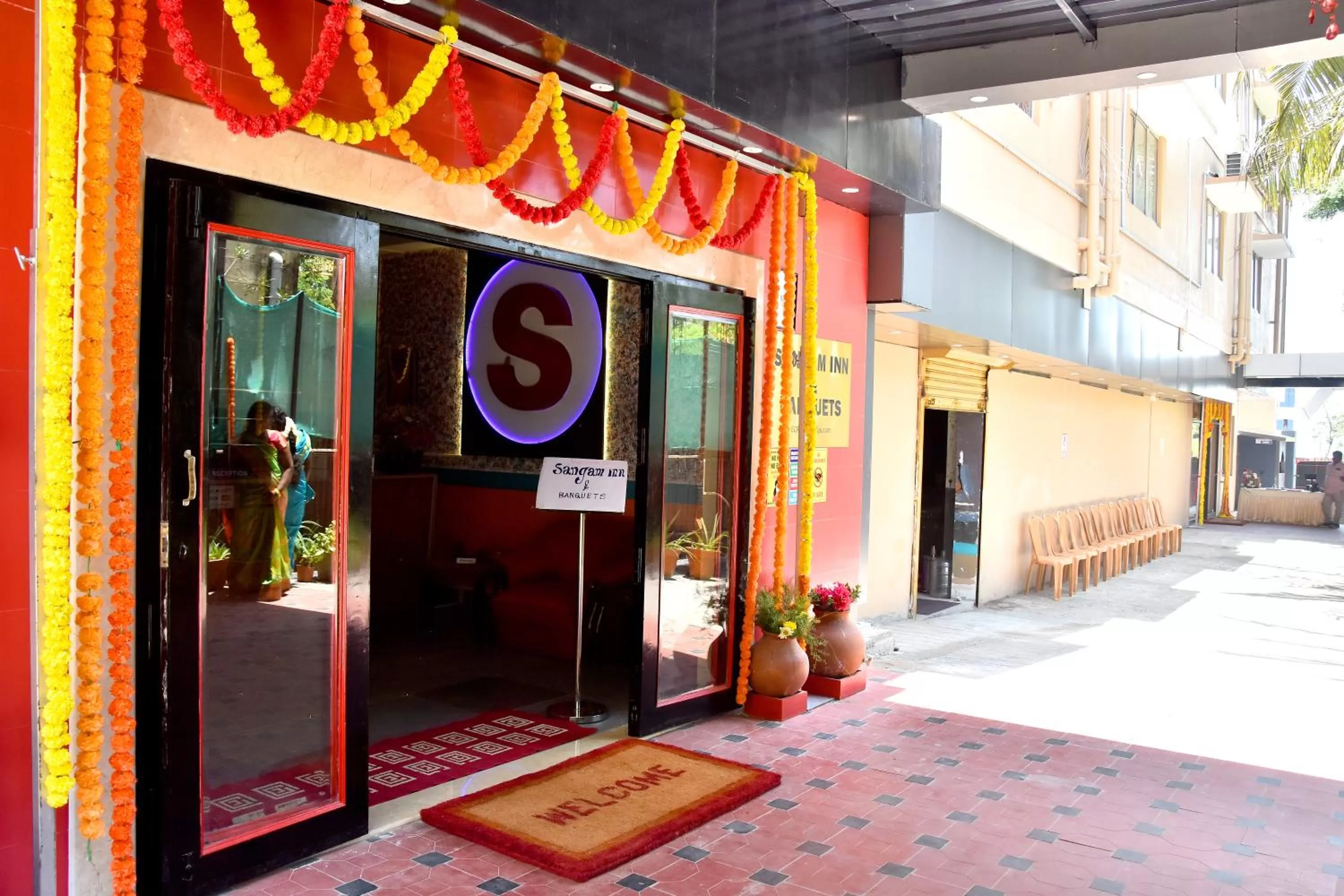 Facade/entrance in Sangam Inn & Banquets