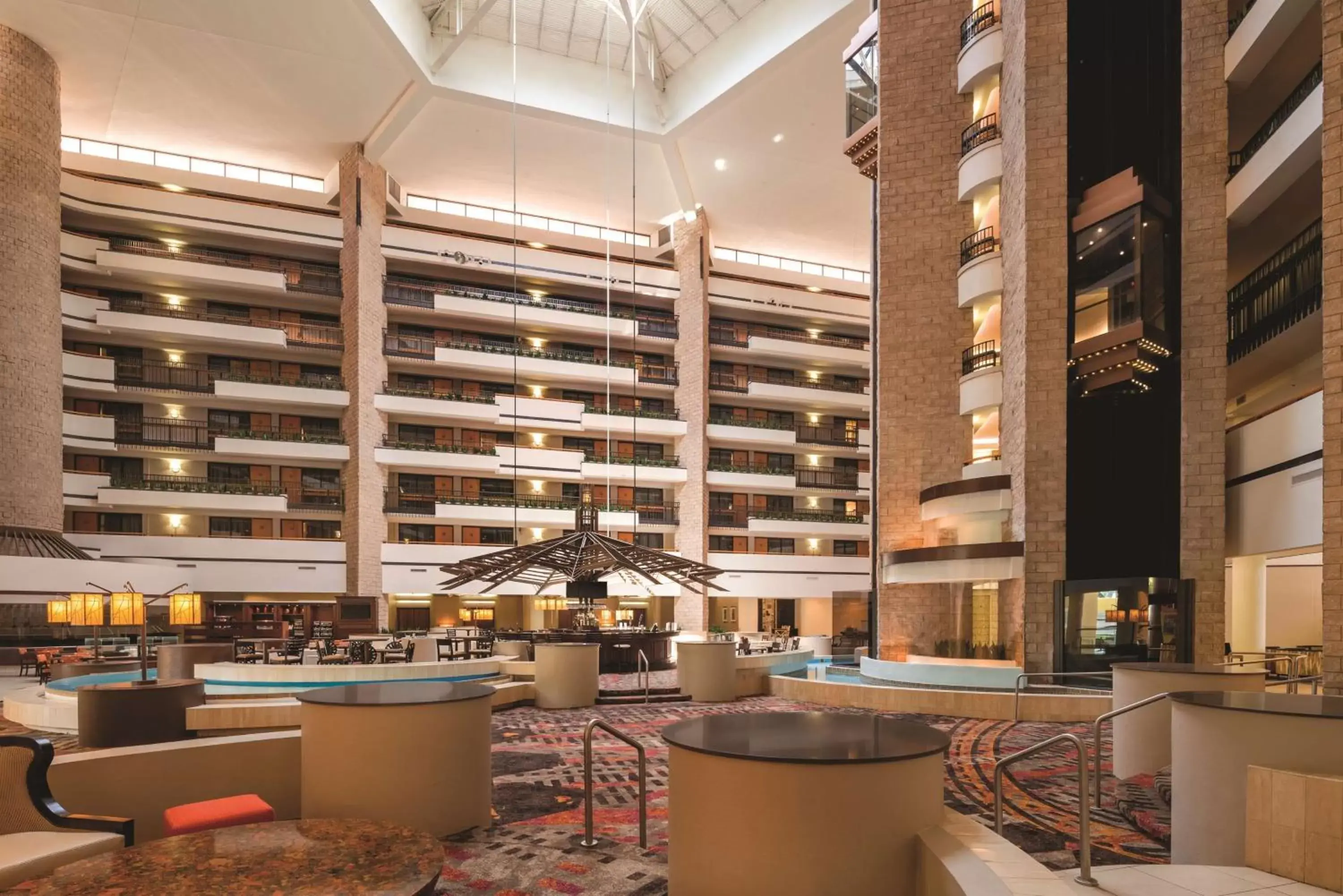 Lobby or reception, Restaurant/Places to Eat in Embassy Suites by Hilton Orlando International Drive ICON Park