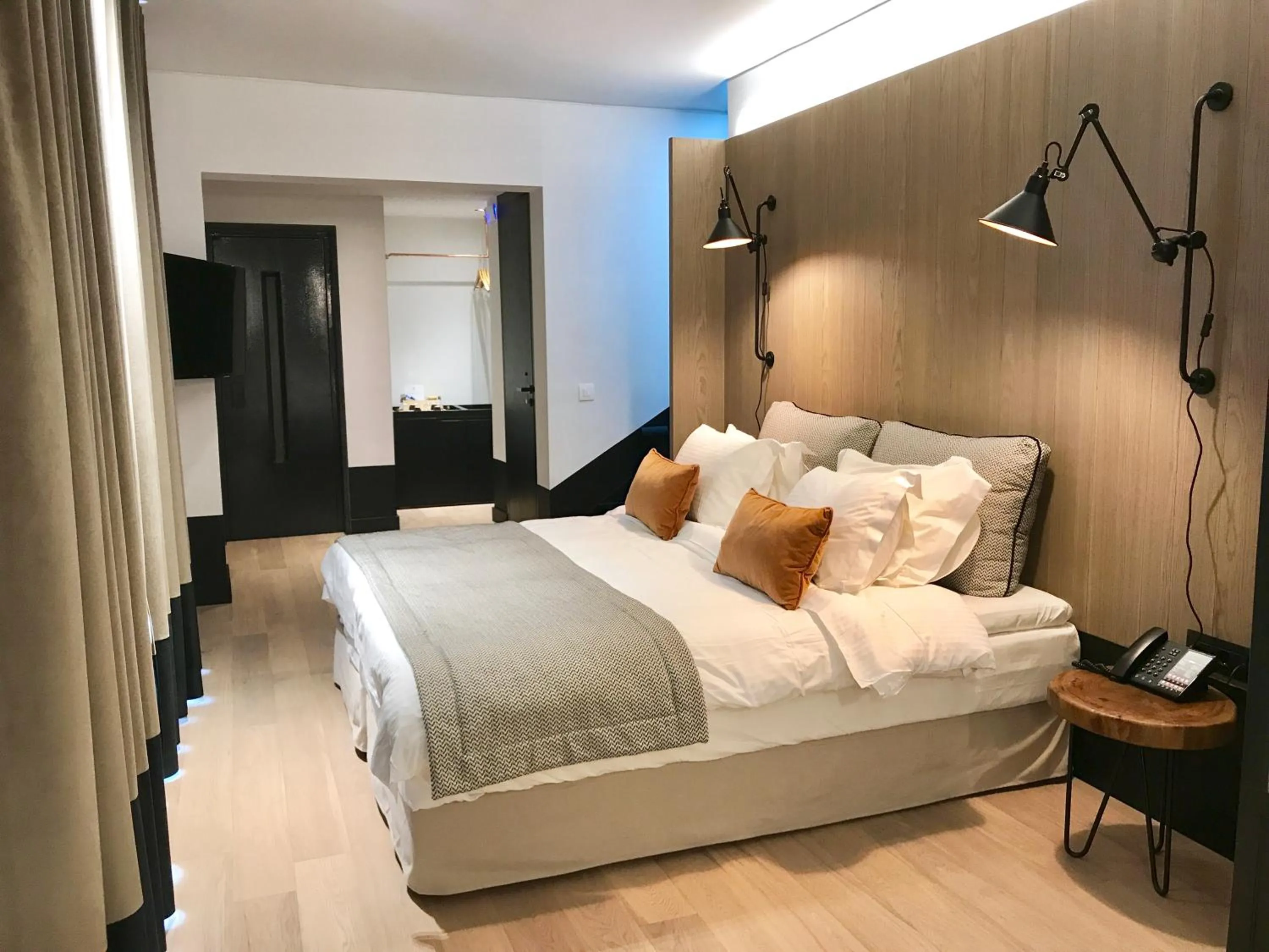 Bedroom, Bed in Niki Athens Hotel