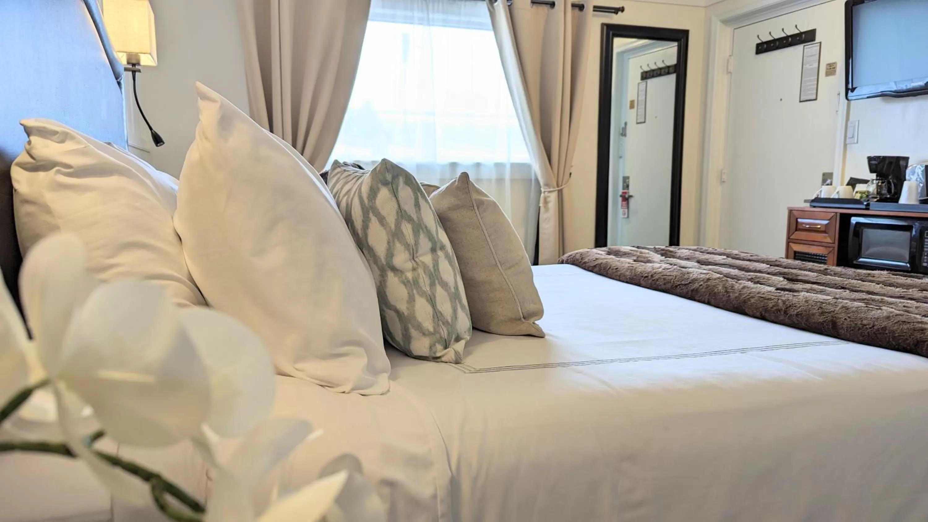 Bed in Amherst Inn - Virginia