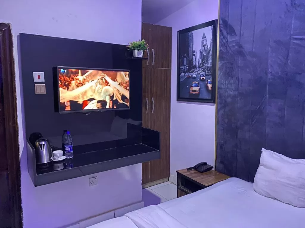 TV and multimedia, Bed in Palazzo Apartments