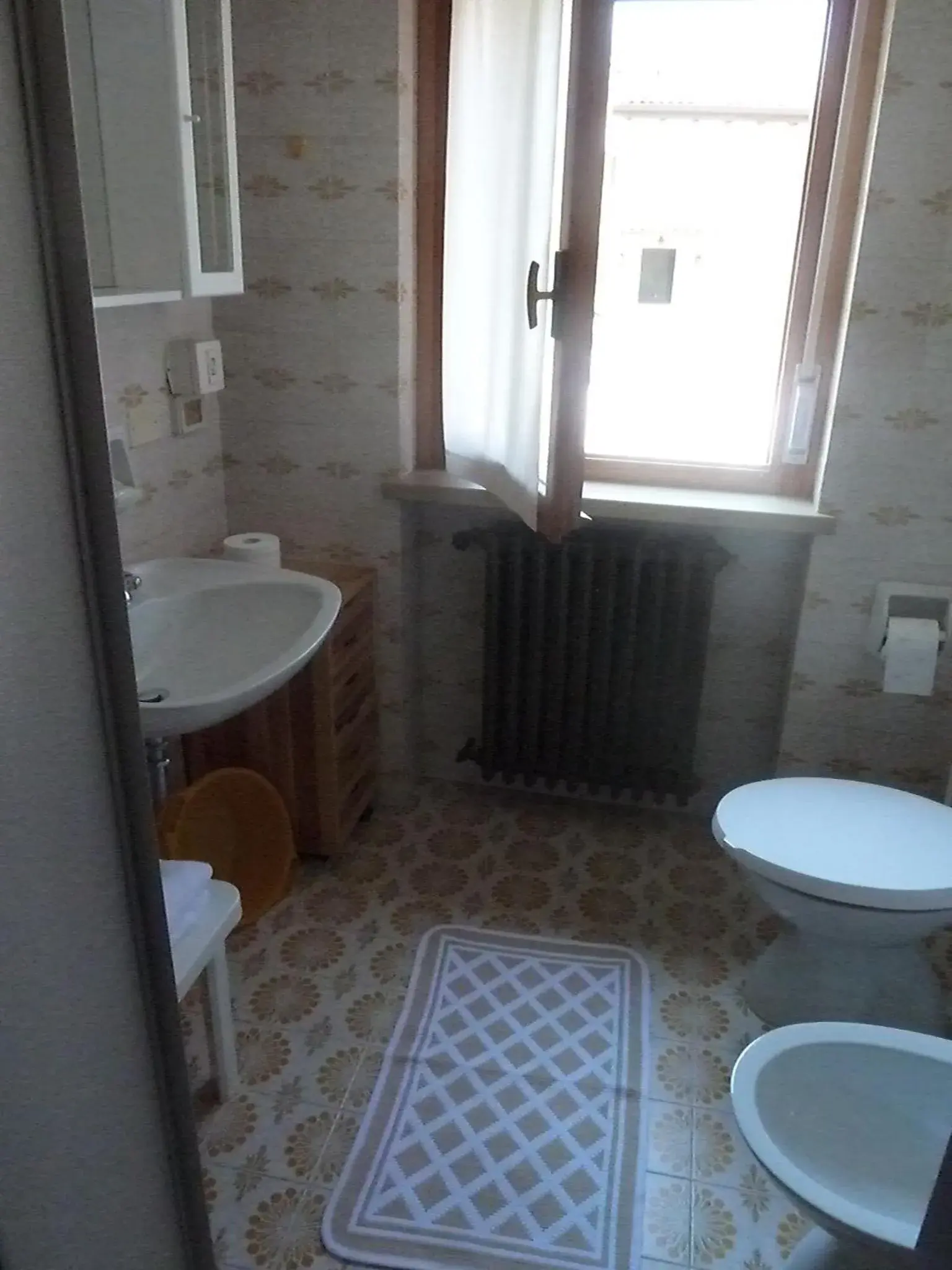 Bathroom in Albergo Casa Este