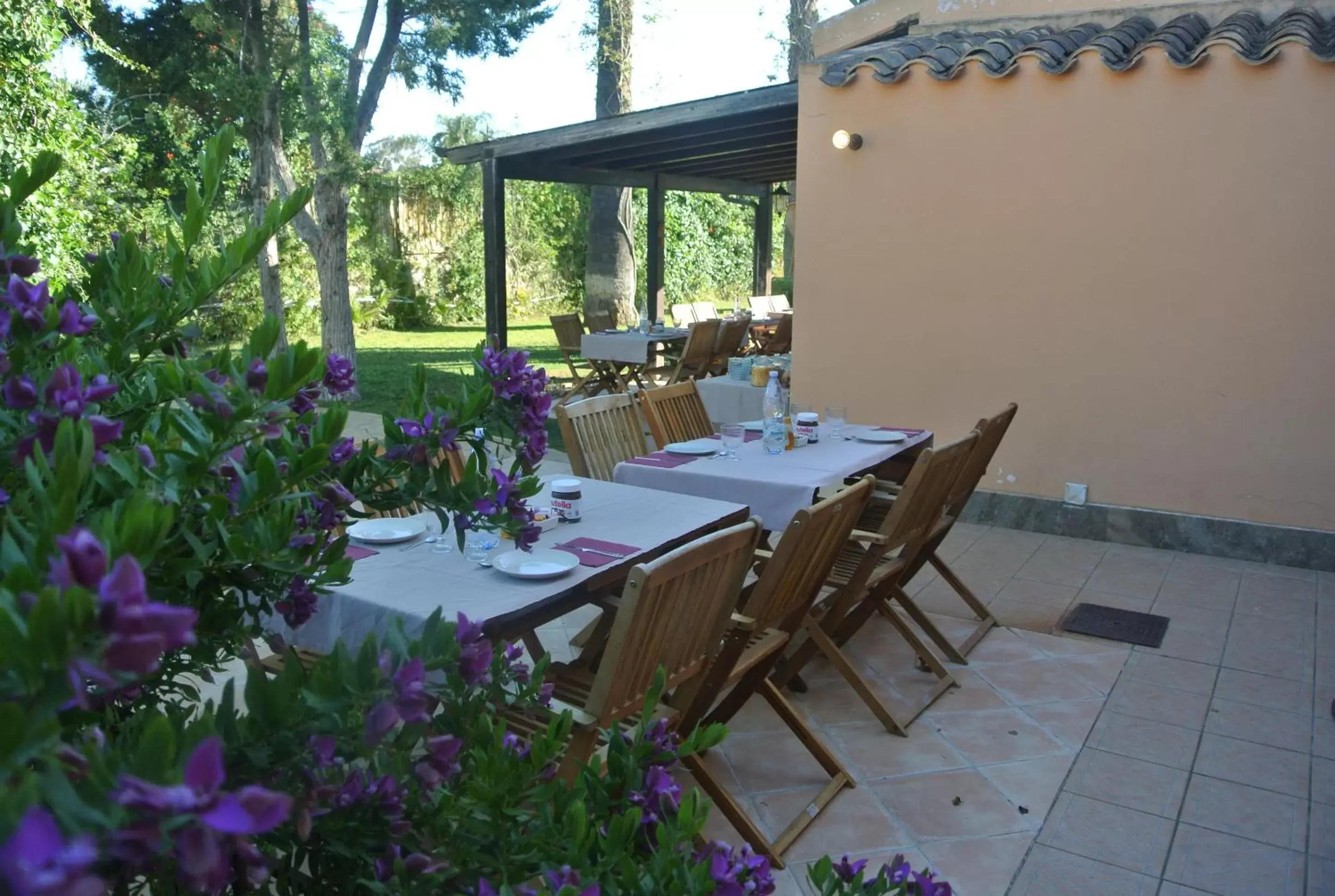 Breakfast, Restaurant/Places to Eat in Villa Carlotta Resort