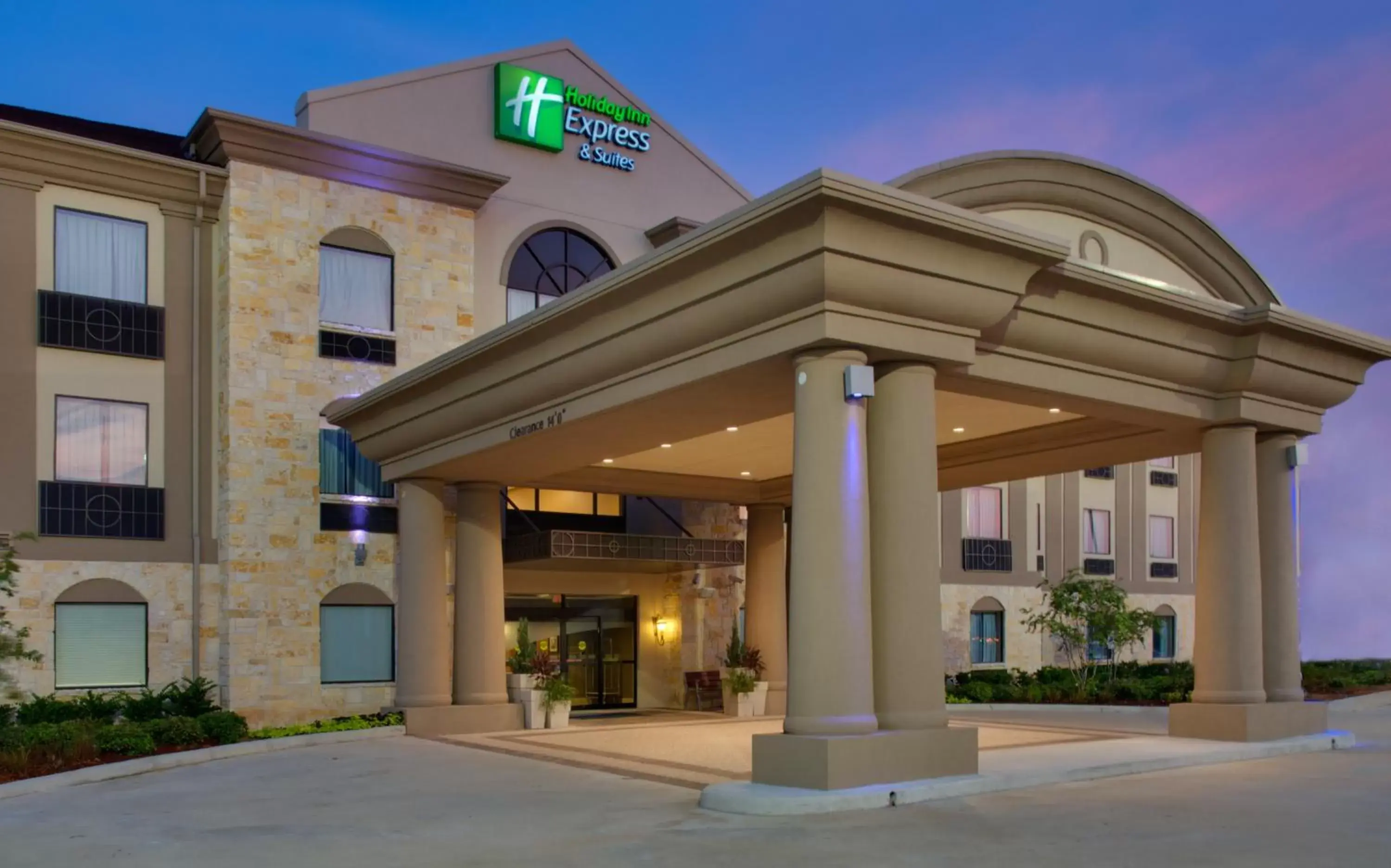 Property building in Holiday Inn Express Hotel & Suites Houston Energy Corridor - West Oaks, an IHG Hotel