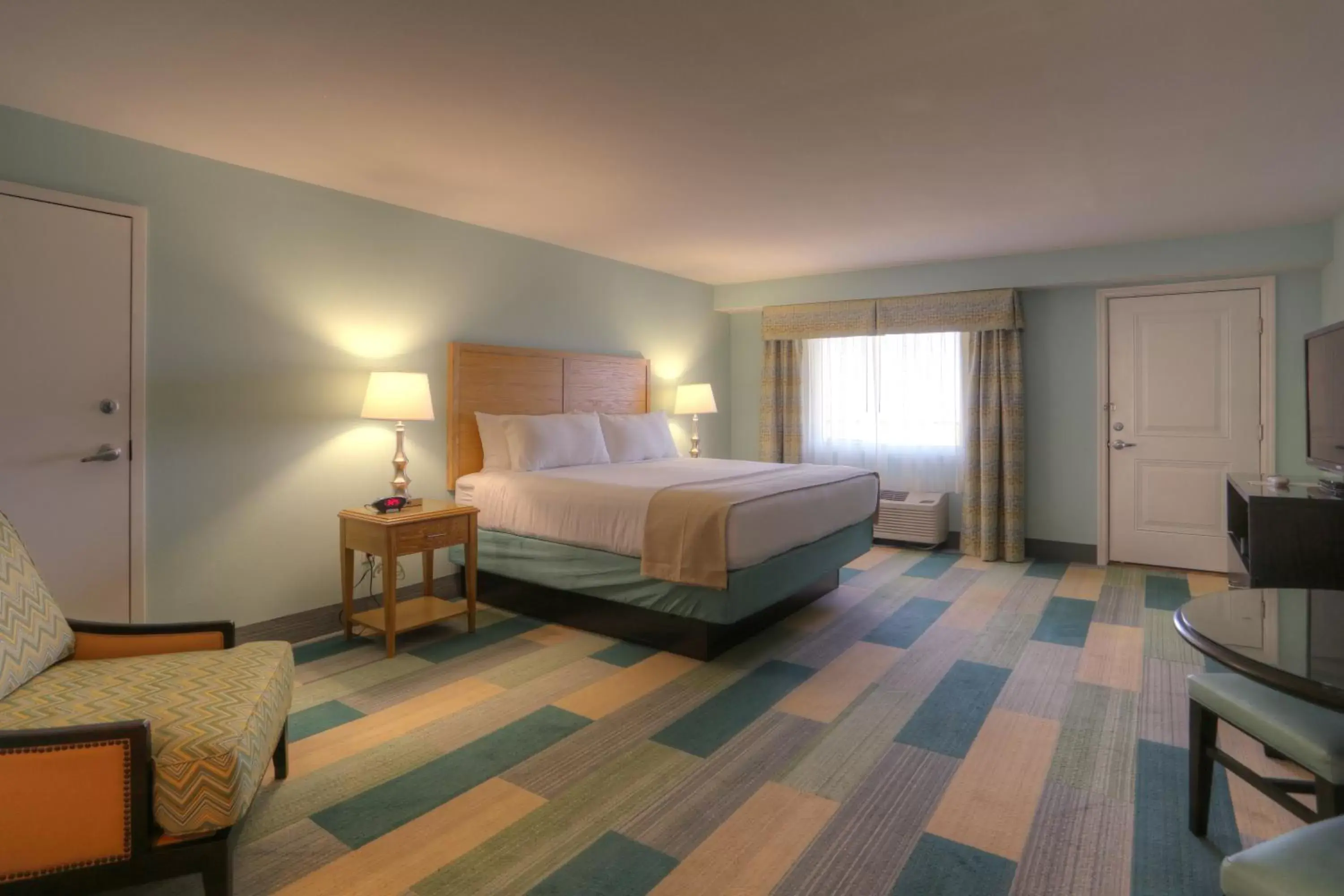 Photo of the whole room, Bed in Holiday Inn Resort Jekyll Island, an IHG Hotel