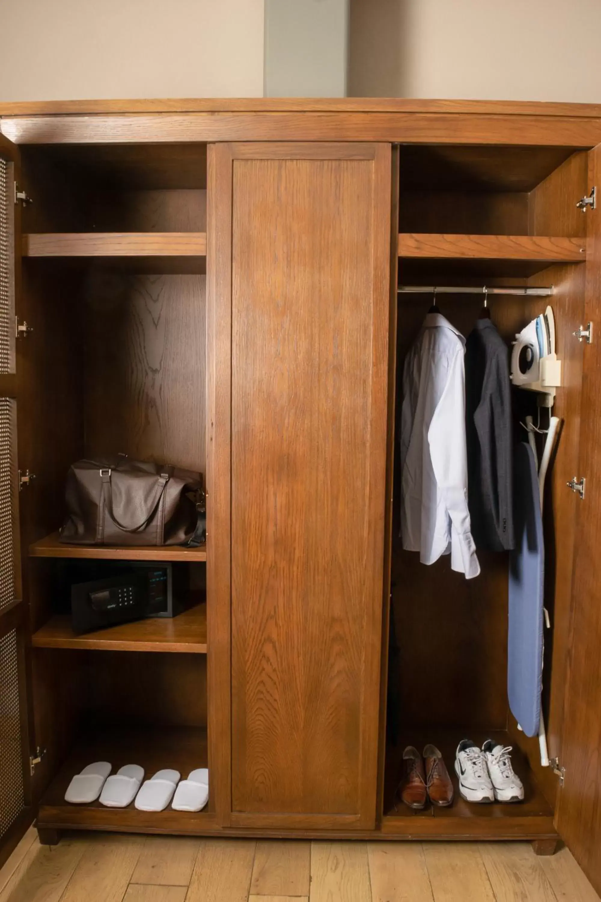 wardrobe, Bathroom in Cartesiano Boutique & Wellness Hotel