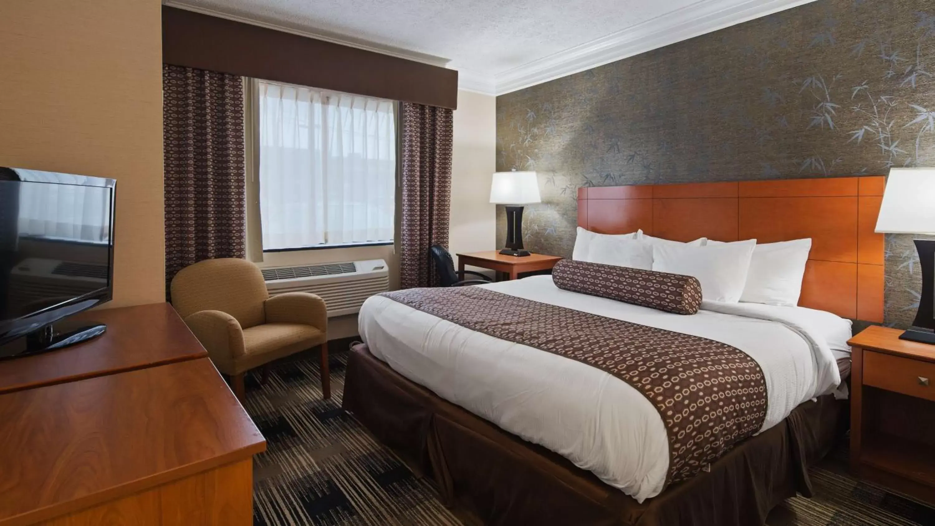 Photo of the whole room, Bed in Best Western Inn at the Rochester Airport