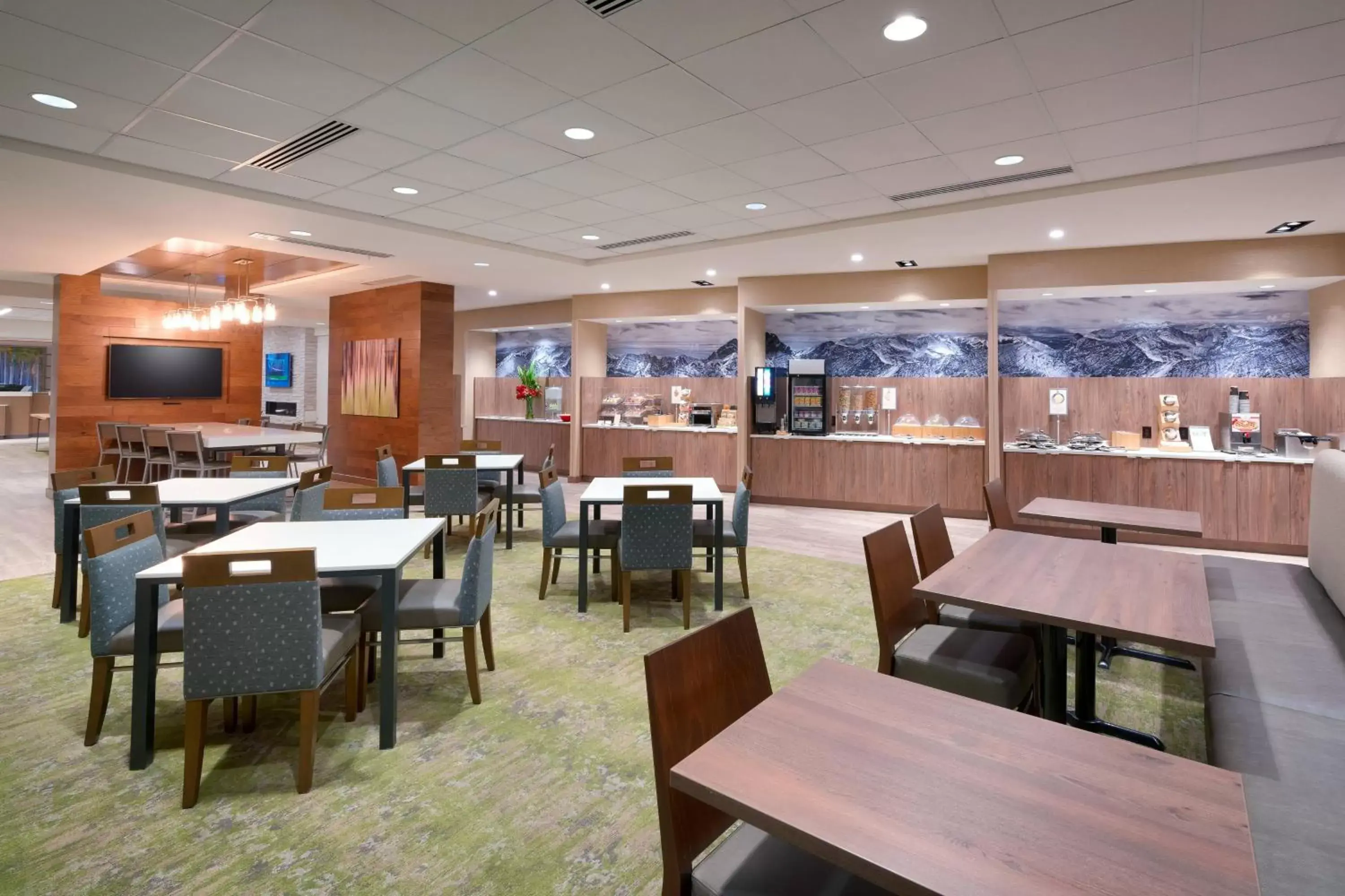 Breakfast, Restaurant/Places to Eat in Fairfield Inn & Suites by Marriott Denver West/Federal Center