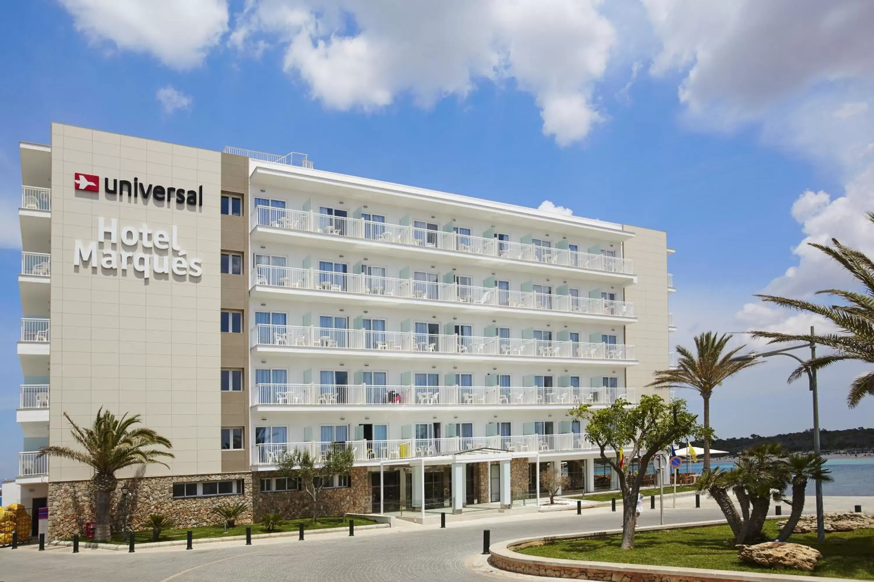 Facade/entrance, Property Building in Universal Hotel Marqués