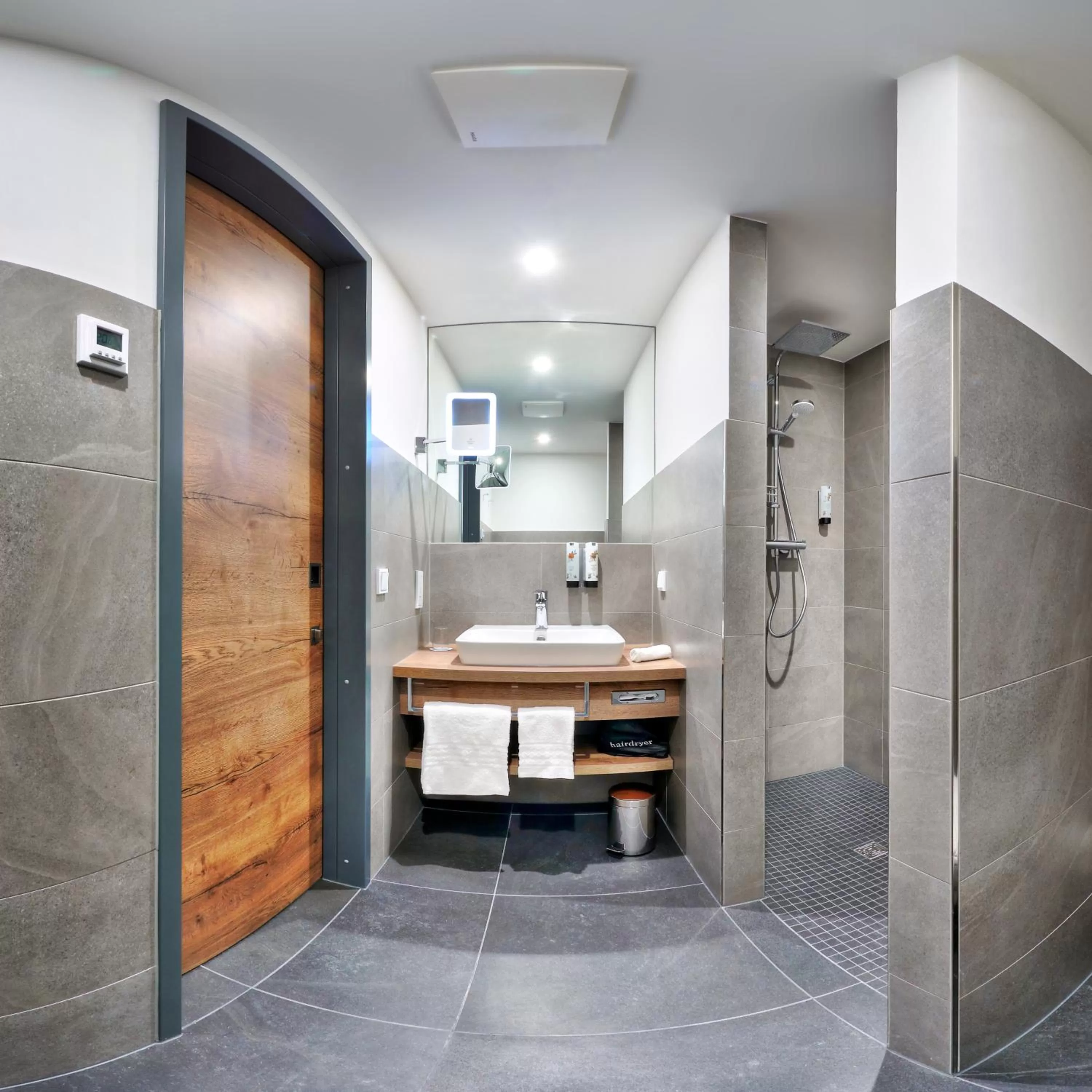 Bathroom in Emils Hotel