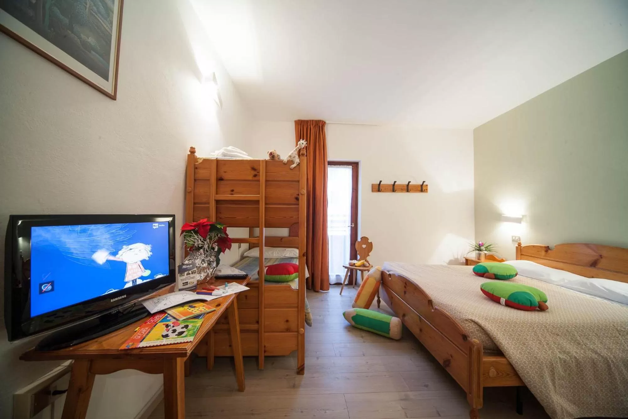 TV and multimedia, Bed in Hotel Villaggio Nevada