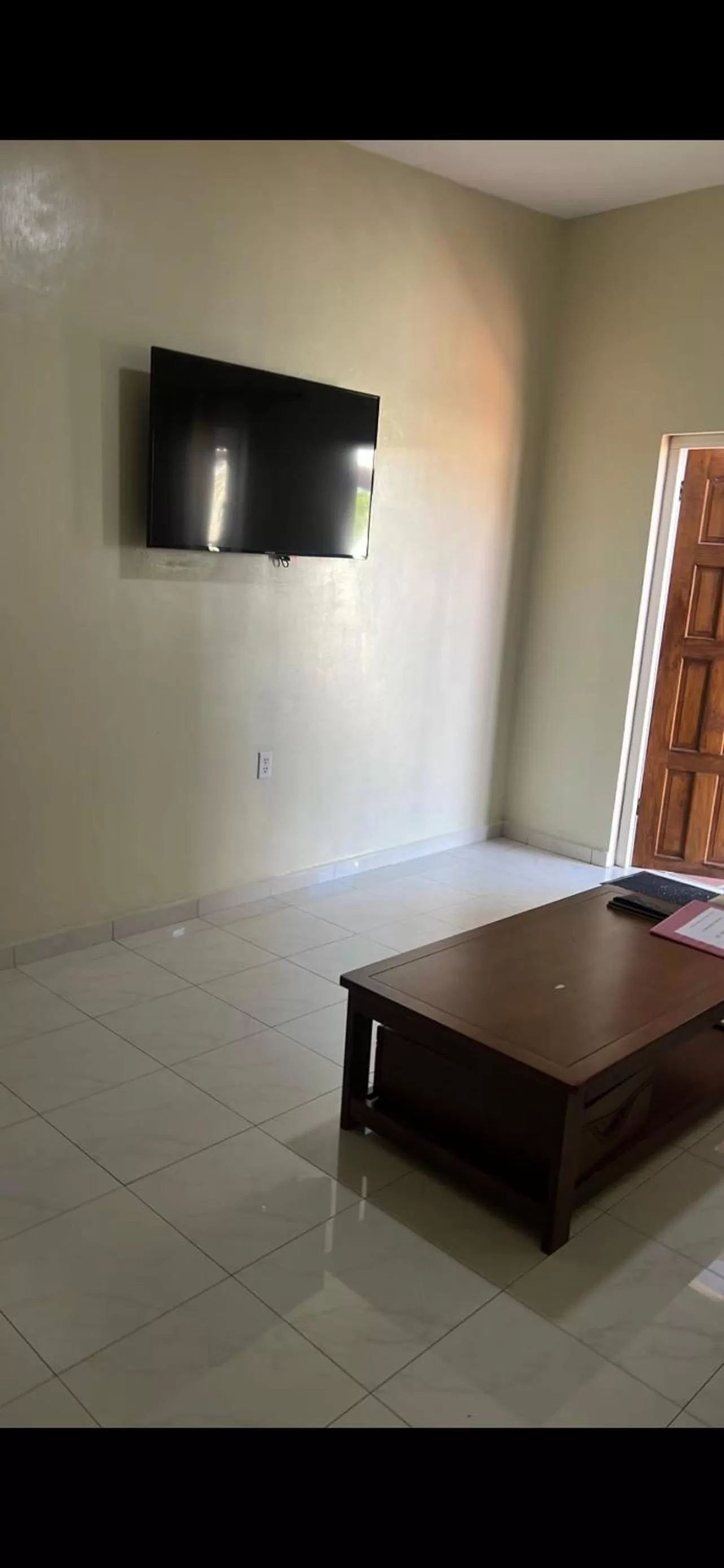 TV/Entertainment Center in Curasita colour Appartments