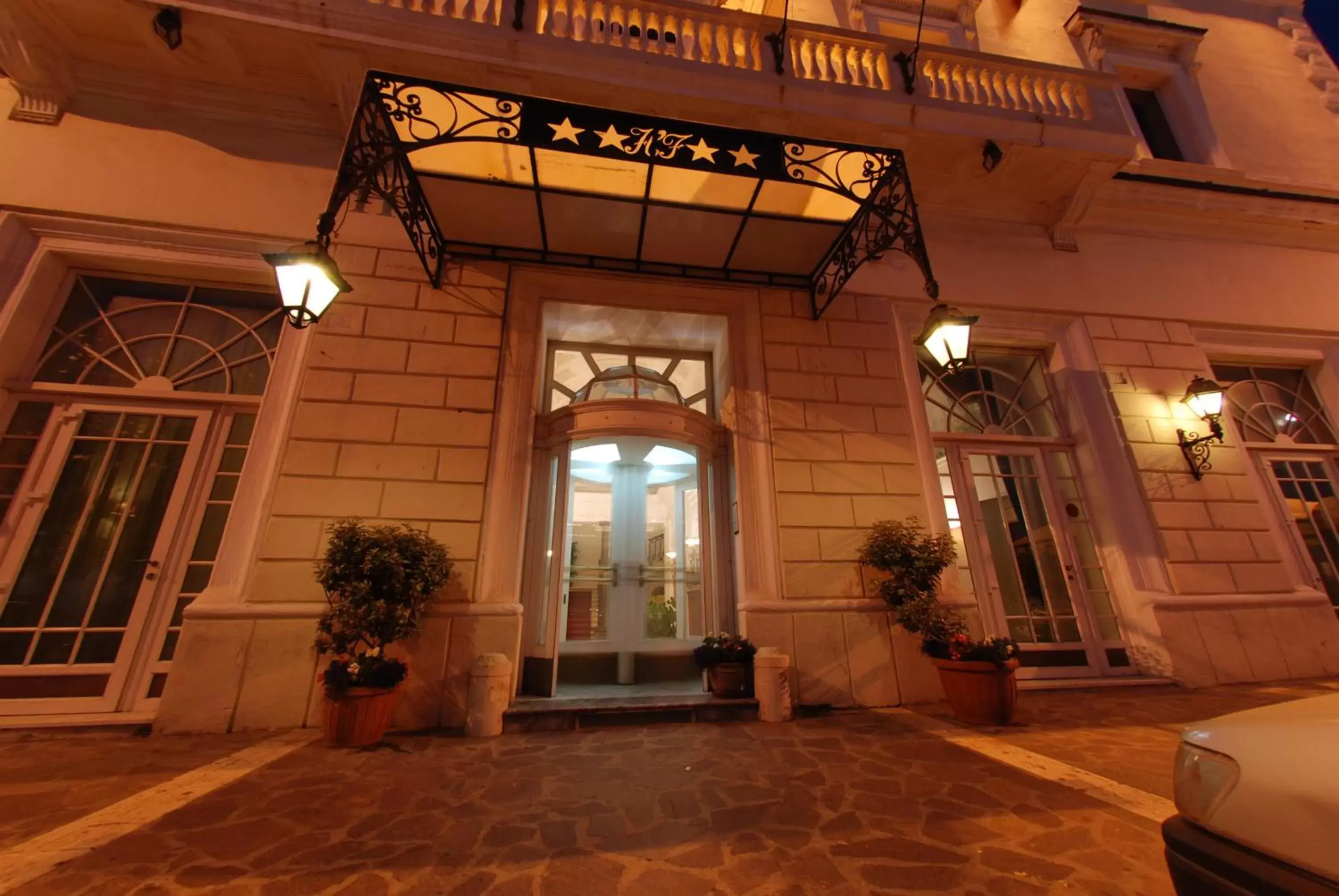 Facade/entrance in Hotel De La Ville