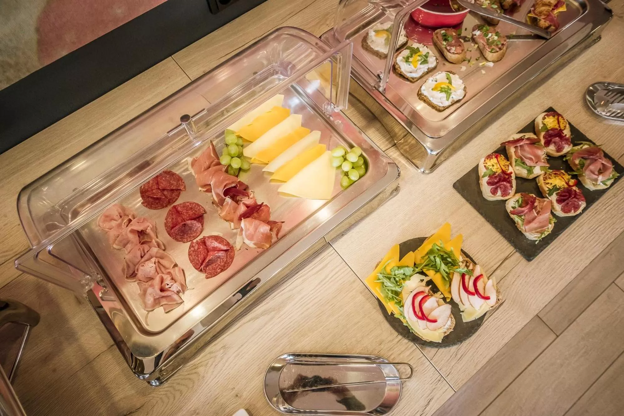 Buffet breakfast in Hotel Grunt