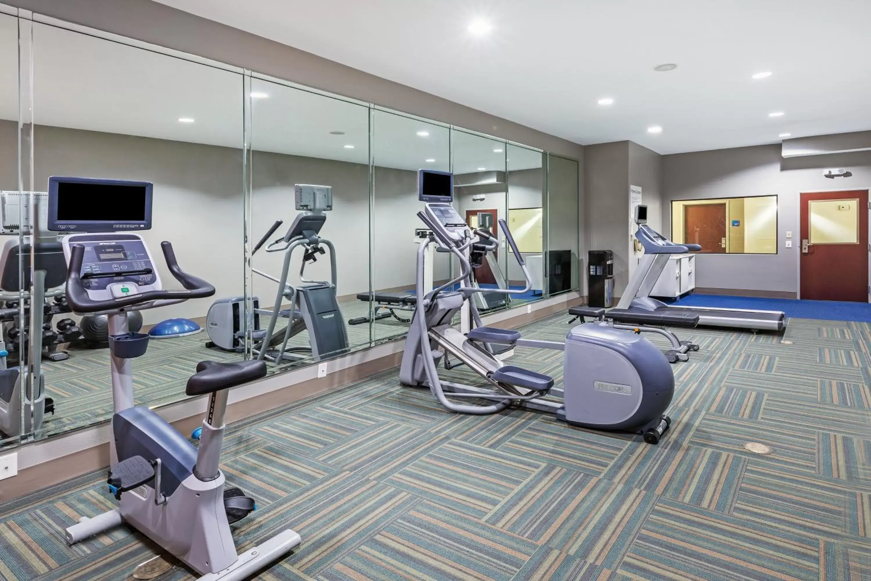 Fitness centre/facilities in Holiday Inn Express Hotel & Suites Vidor South by IHG Fitness centre/facilities in Holiday Inn Express Hotel & Suites Vidor South by IHG