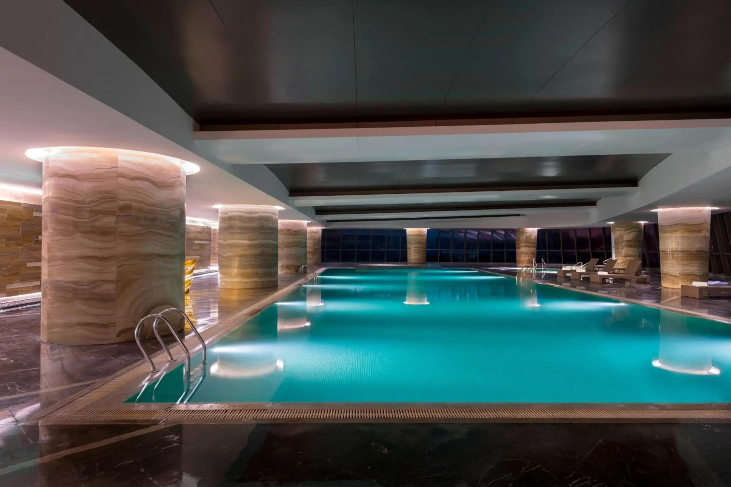 Swimming Pool in Sheraton Changchun Jingyuetan Hotel