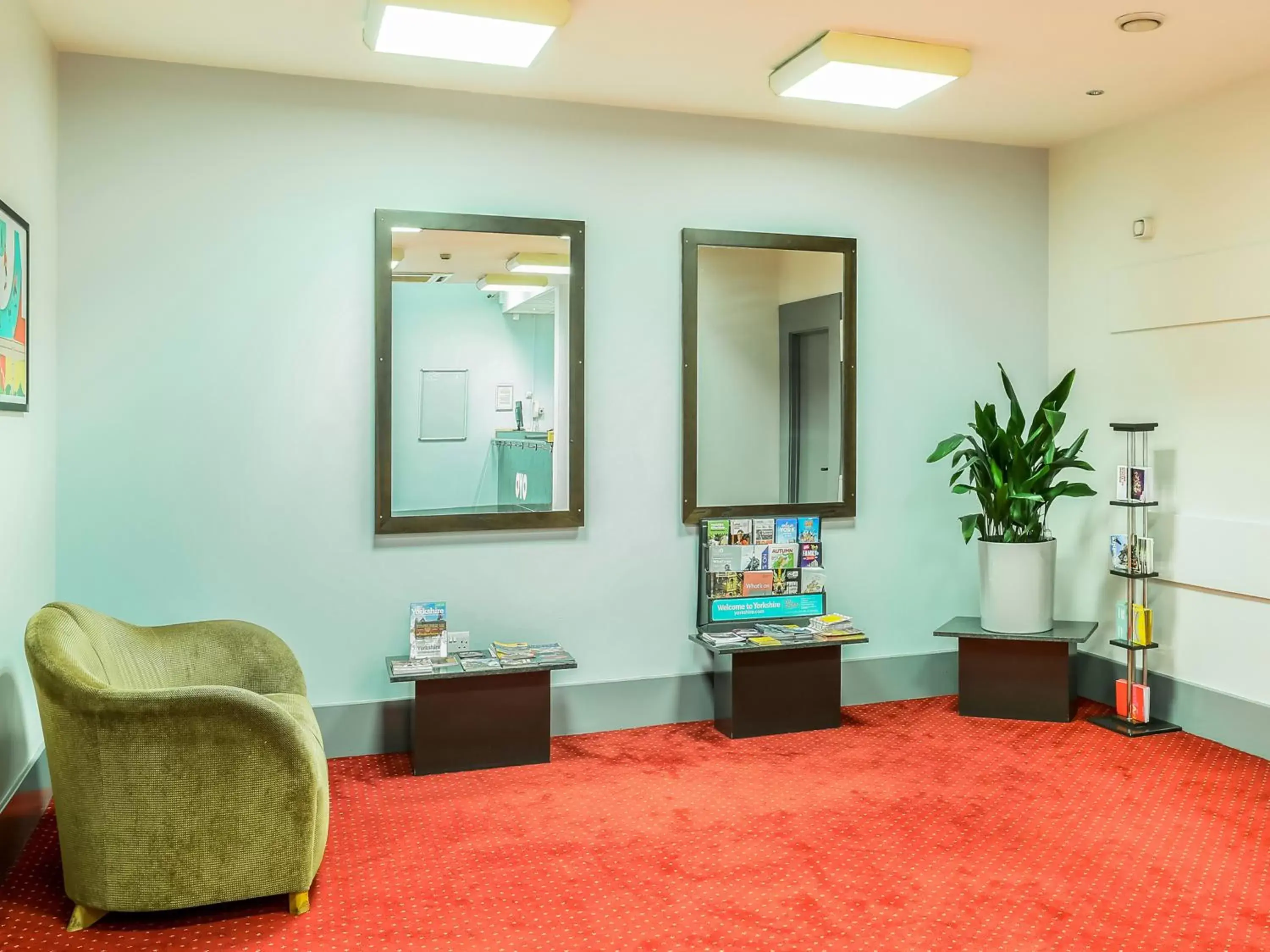 Lobby or reception, Seating Area in OYO Flagship Sheffield City Centre