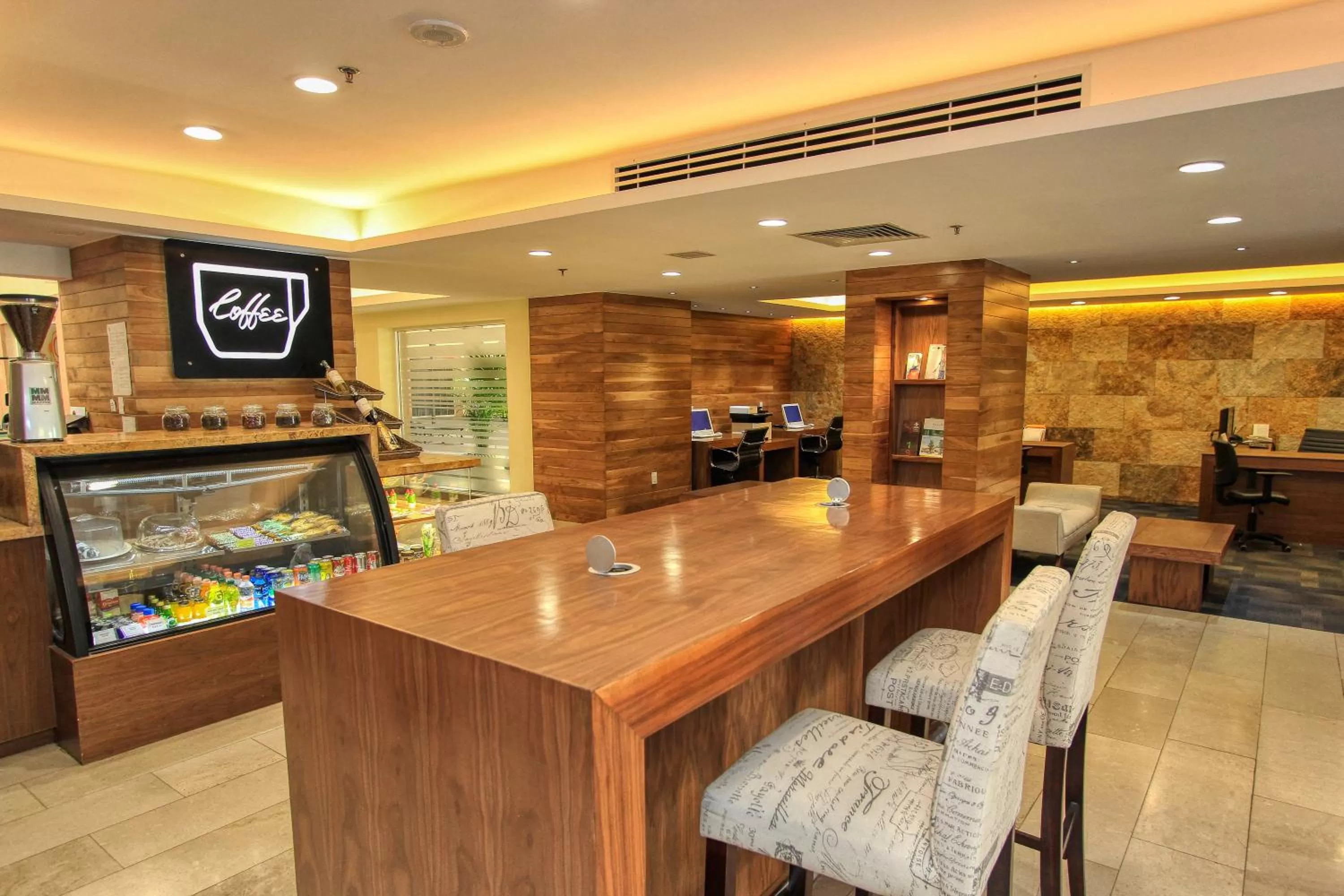 Restaurant/places to eat in Holiday Inn Leon by IHG