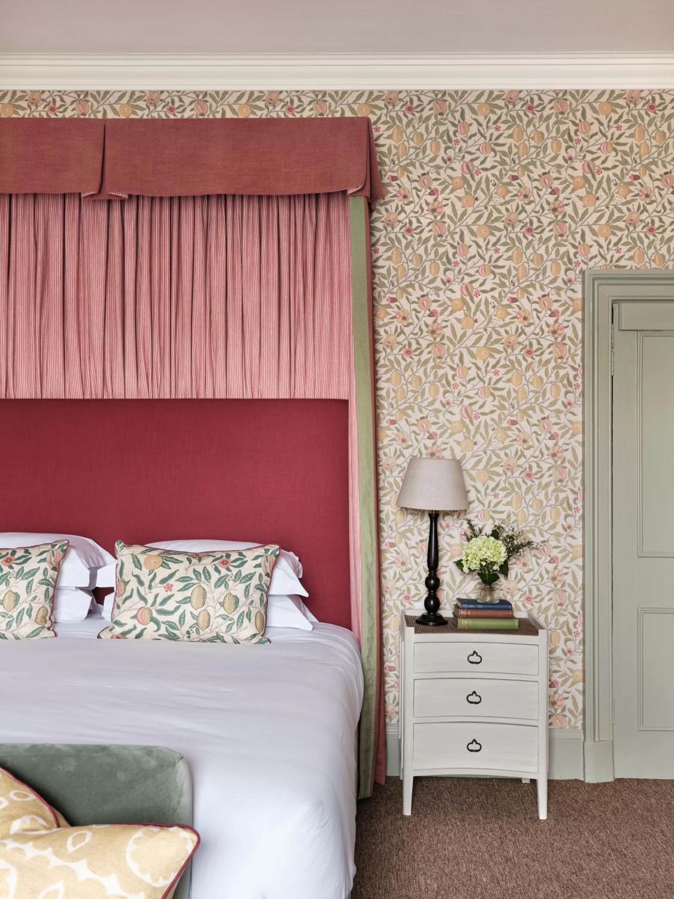 Bedroom, Bed in The Retreat, Elcot Park