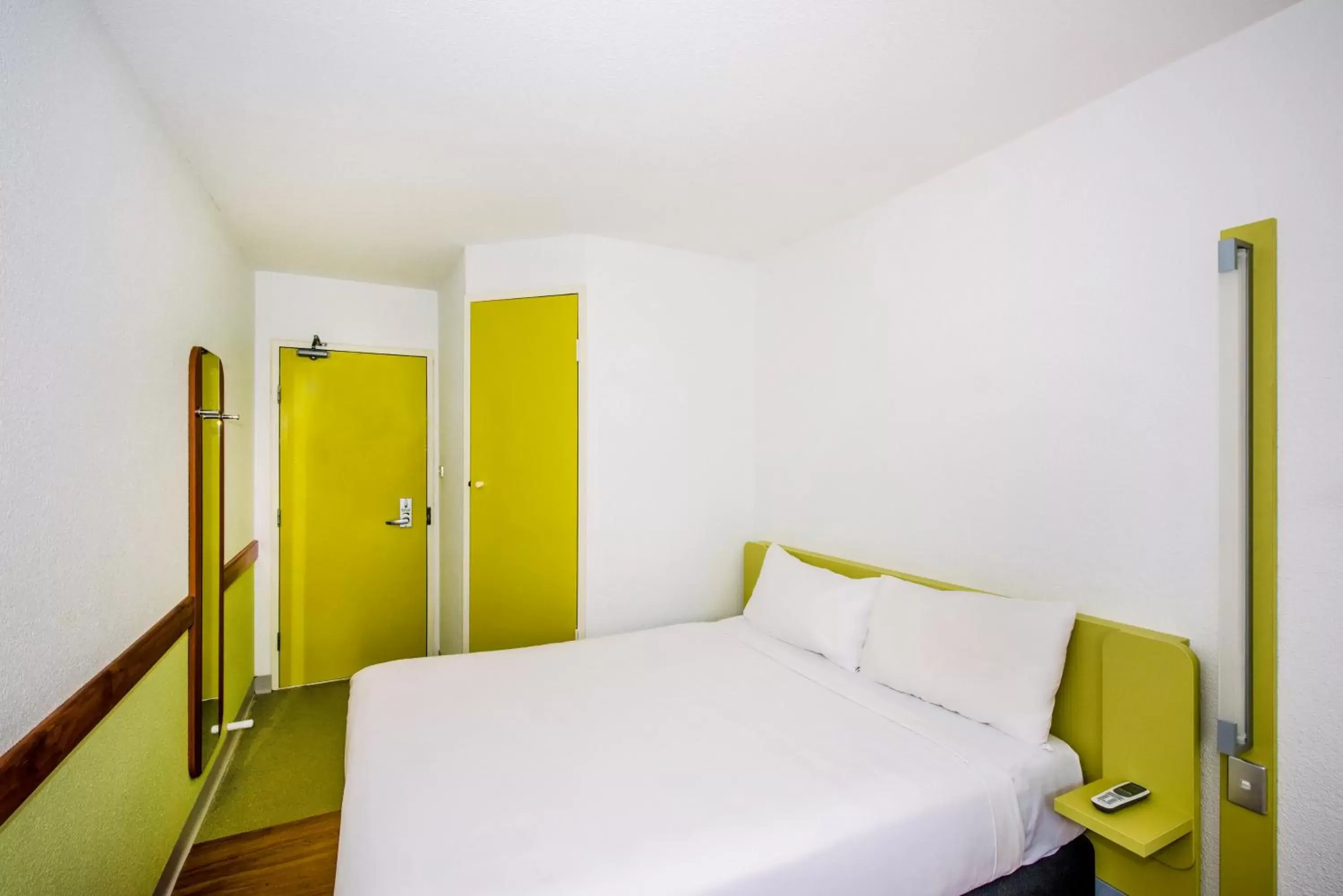 Bedroom, Bed in ibis Budget Canberra