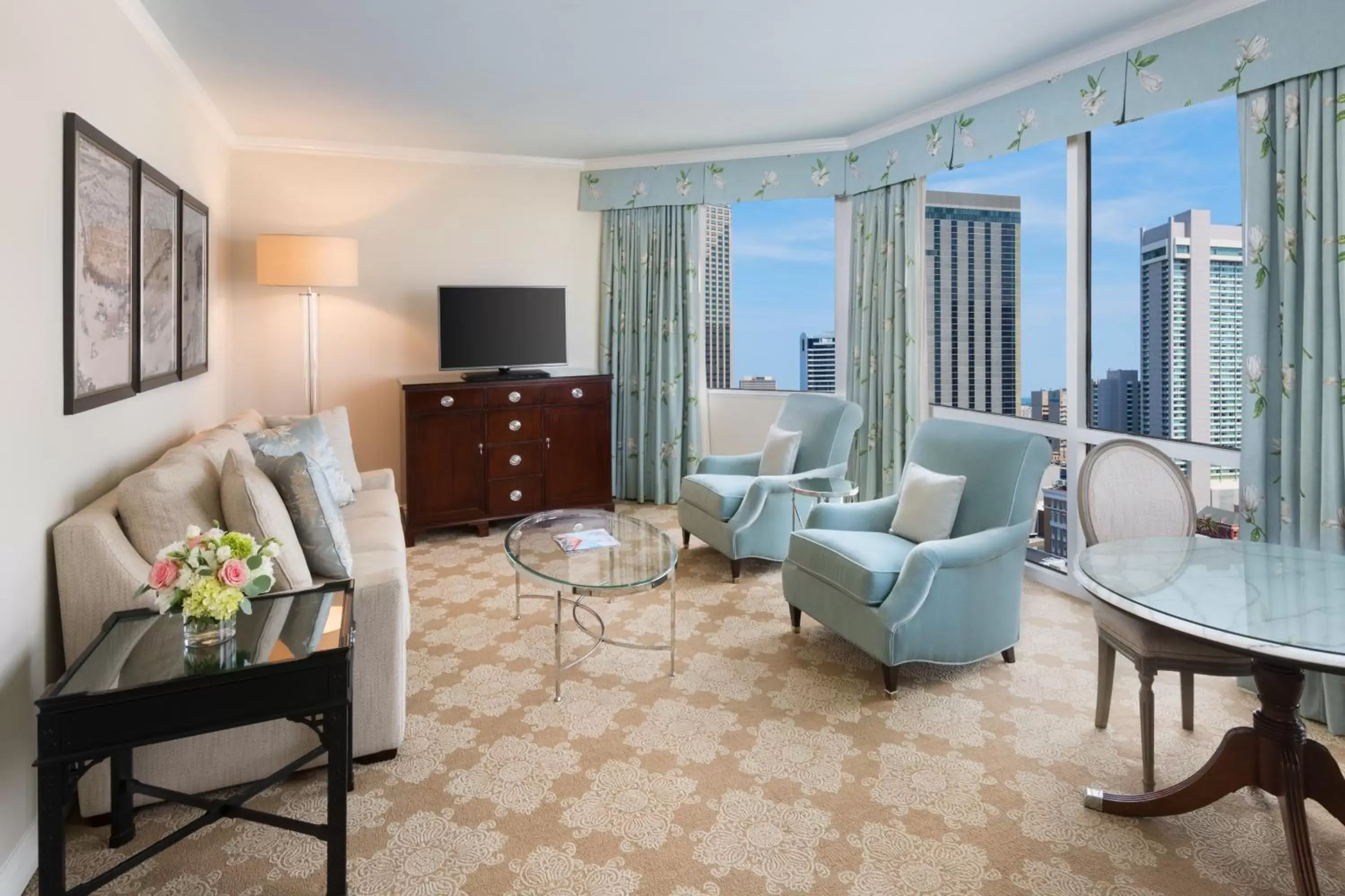 Club Premium Suite Queens in The Windsor Court Club Premium Suite Queens in The Windsor Court