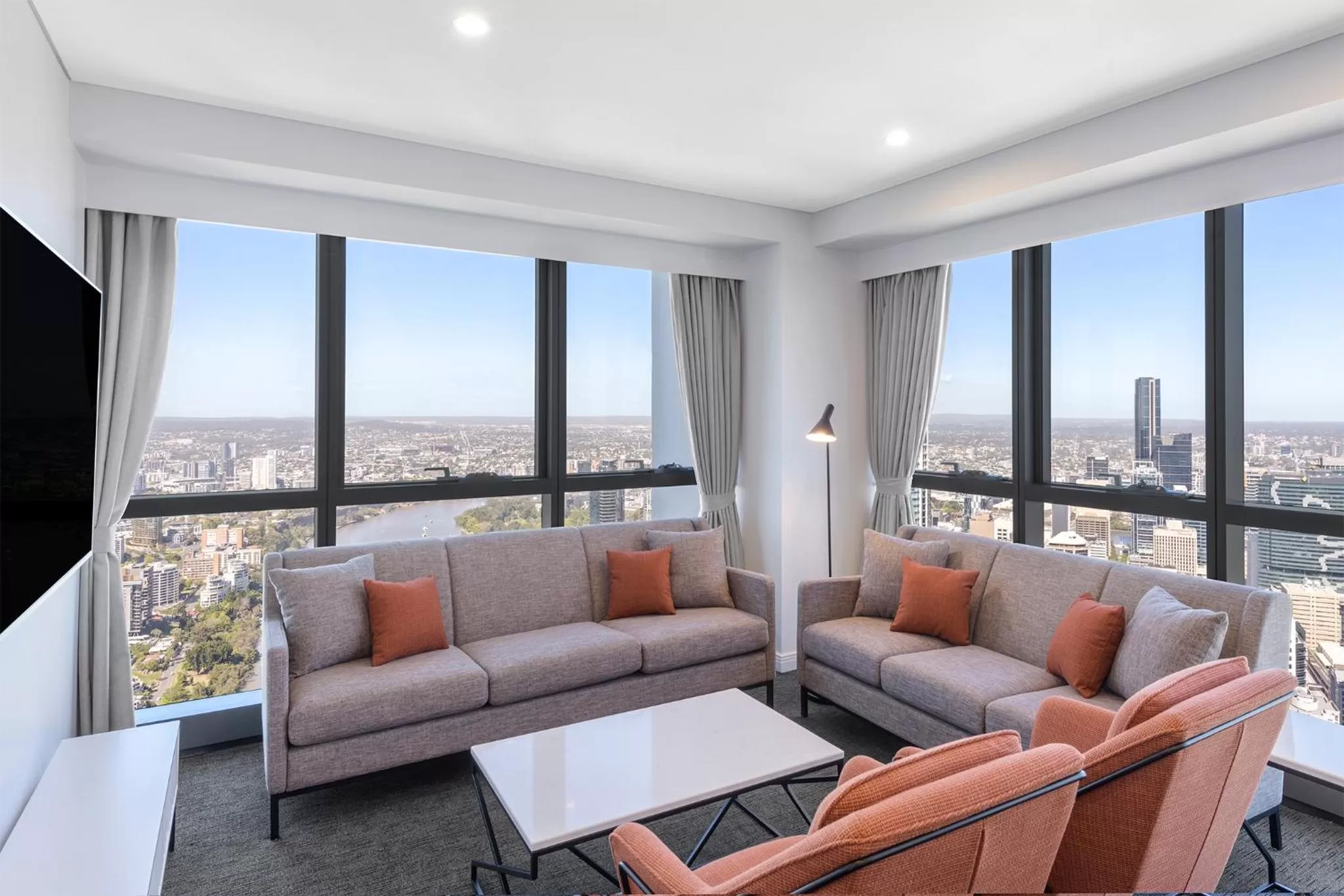 TV and multimedia in Meriton Suites Adelaide Street, Brisbane