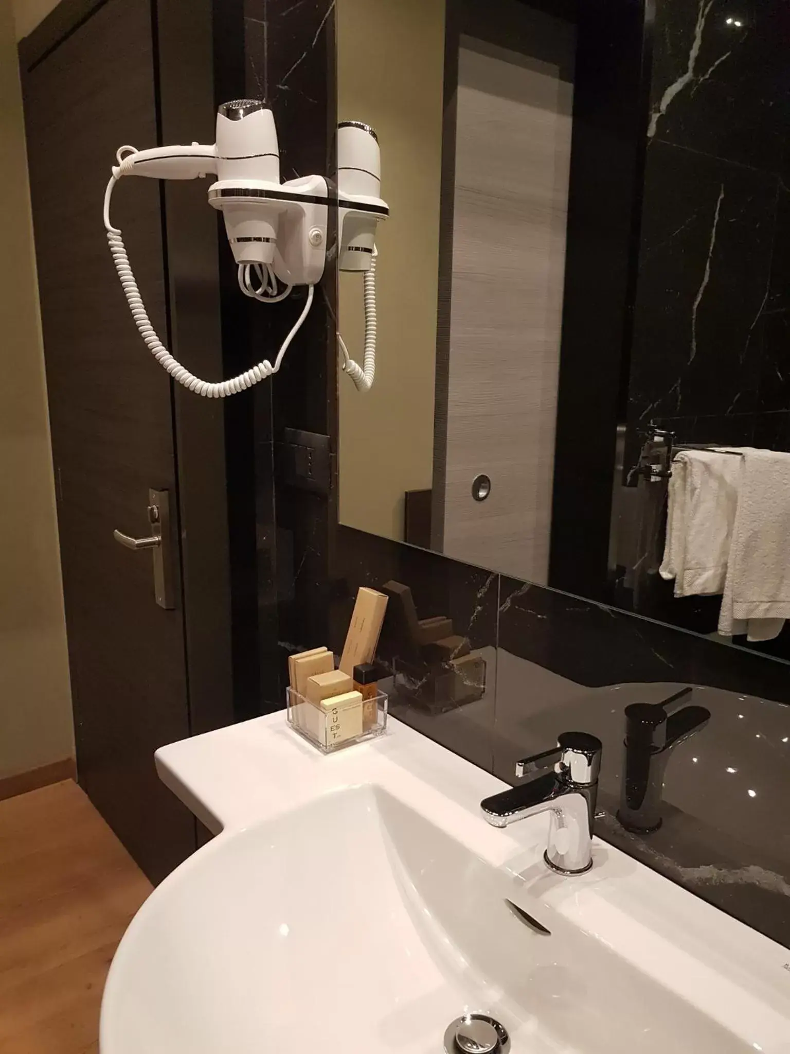 Bathroom in Hotel Europa Art Caserta