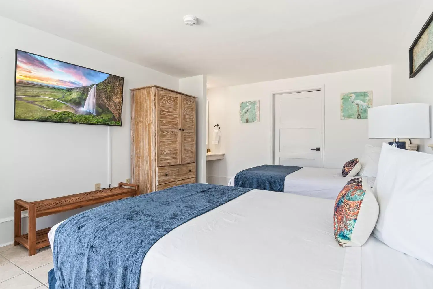 Bedroom, Bed in Lowes Wharf Marina Inn